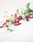 Cross Stitch Kit Luca - S - Etude with Strawberries, B2266 - Luca - S Yarns