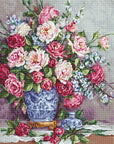Cross Stitch Kit Luca - S - Her Majestry's Roses, B605 - Luca - S Yarns