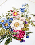 Cross Stitch Kit Luca - S - Summer flower bouquet, BU4004 - Luca - S Yarns