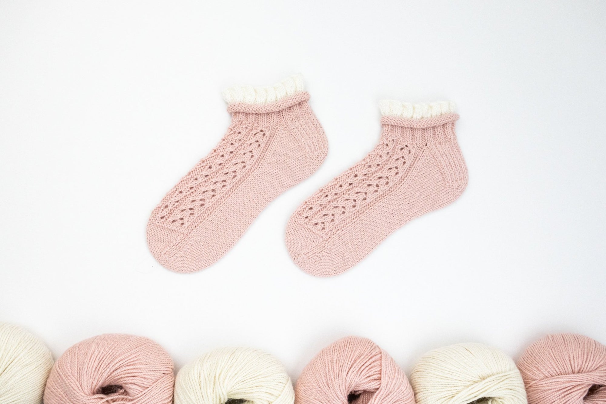 Blush Lace Ankle Socks - Luca - S Yarns