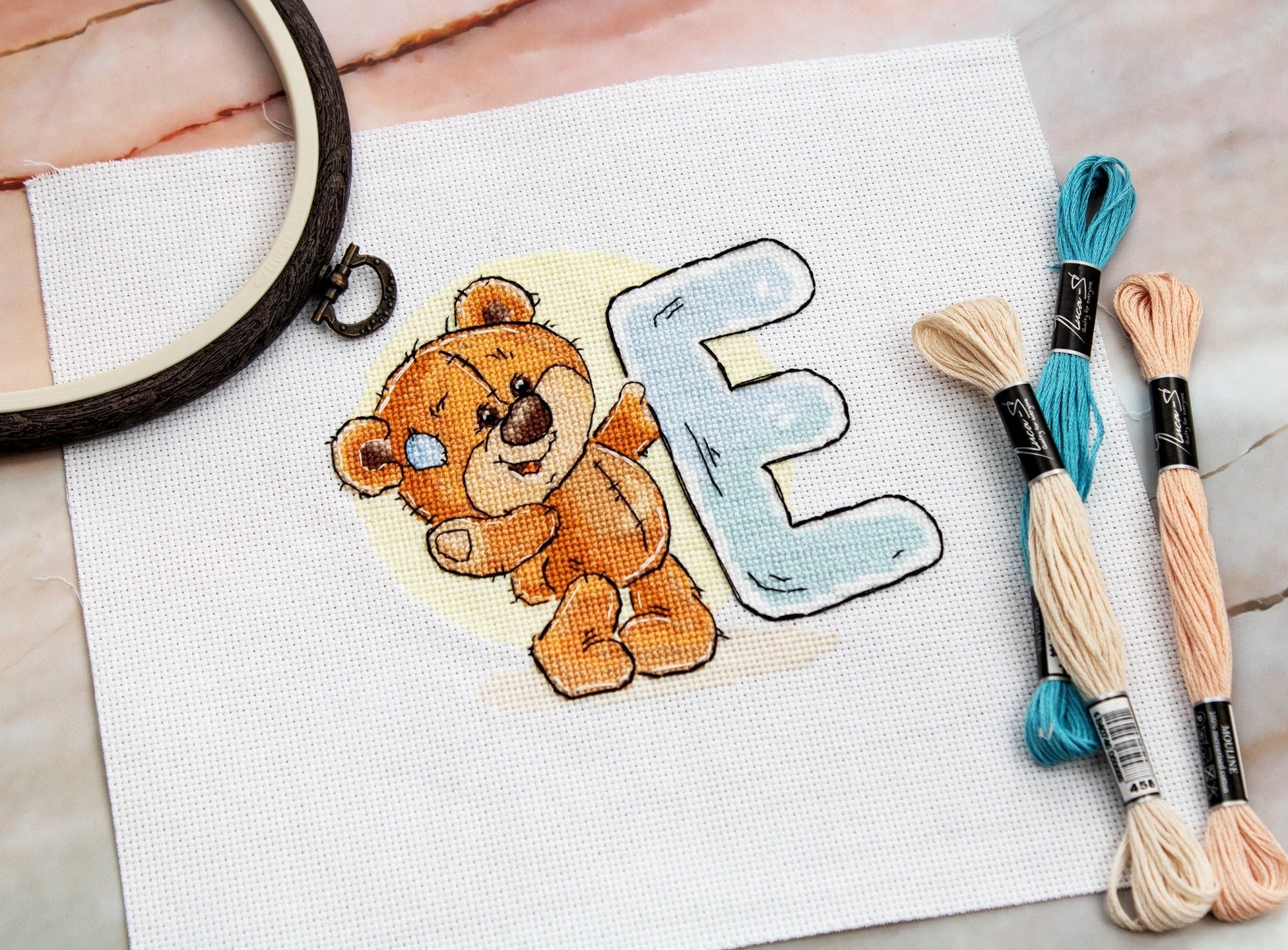Cross Stitch Kit Alphabet - Luca - S Kit - Letter „E” B1206 - Luca - S Yarns