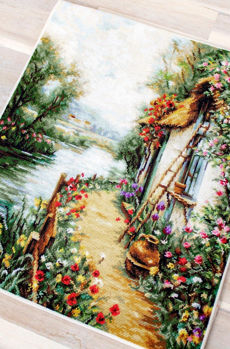 Cross Stitch Kit Luca - S - Along the River, B581 - Luca - S Yarns