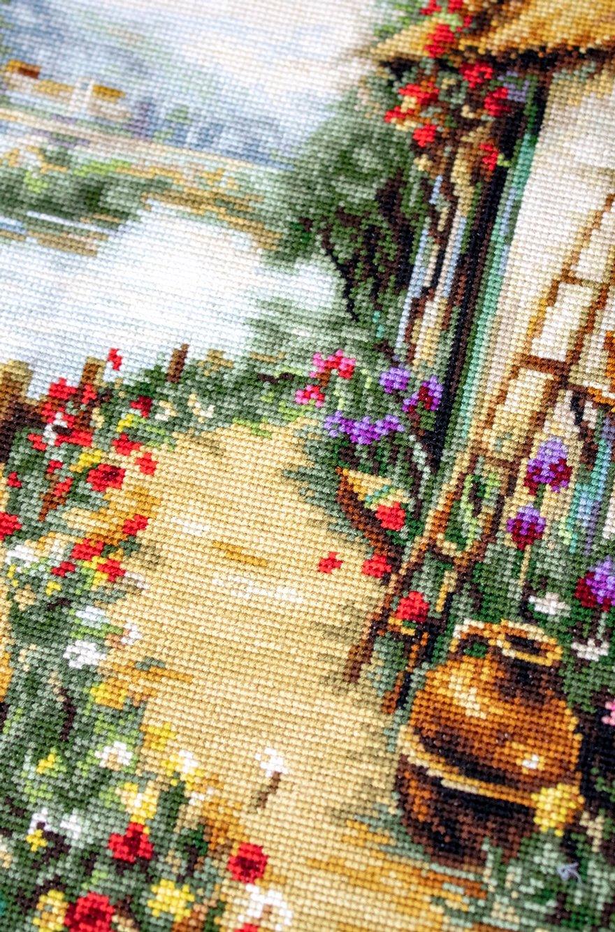 Cross Stitch Kit Luca - S - Along the River, B581 - Luca - S Yarns