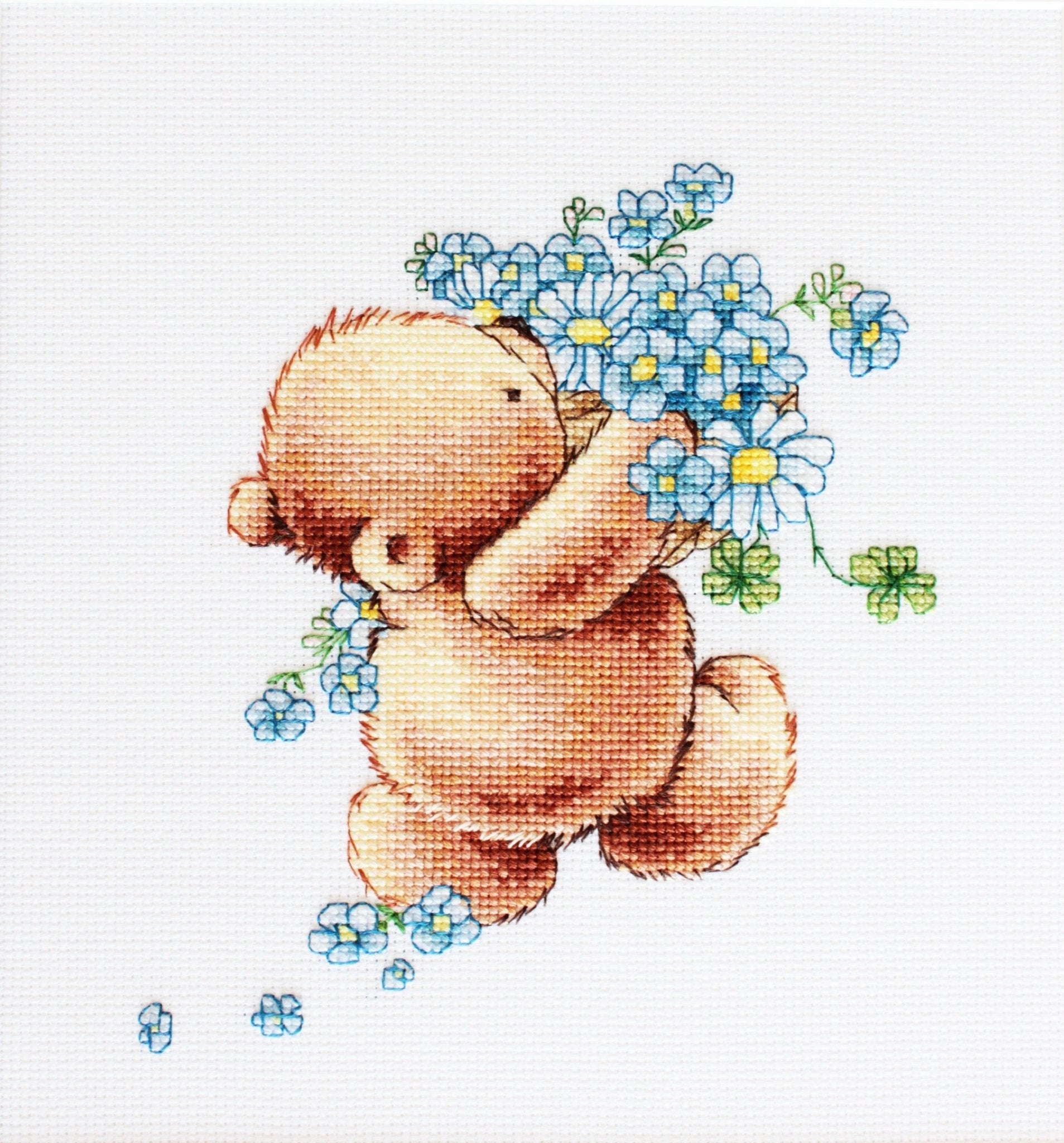 Cross Stitch Kit Luca - S - B1052, Bear with Forget - me - not Flower - Luca - S Yarns