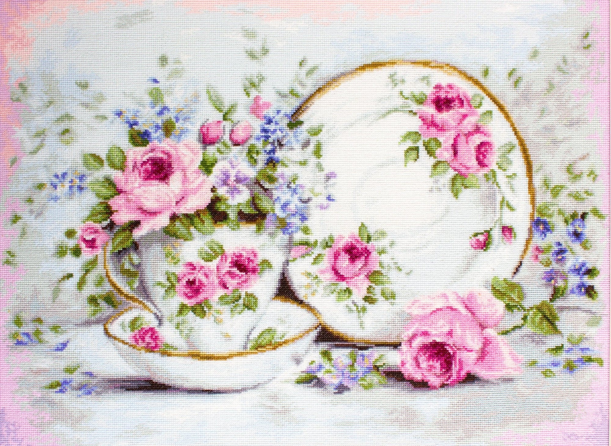 Cross Stitch Kit Luca - S - B2318, Trio & Blooms - Luca - S Yarns
