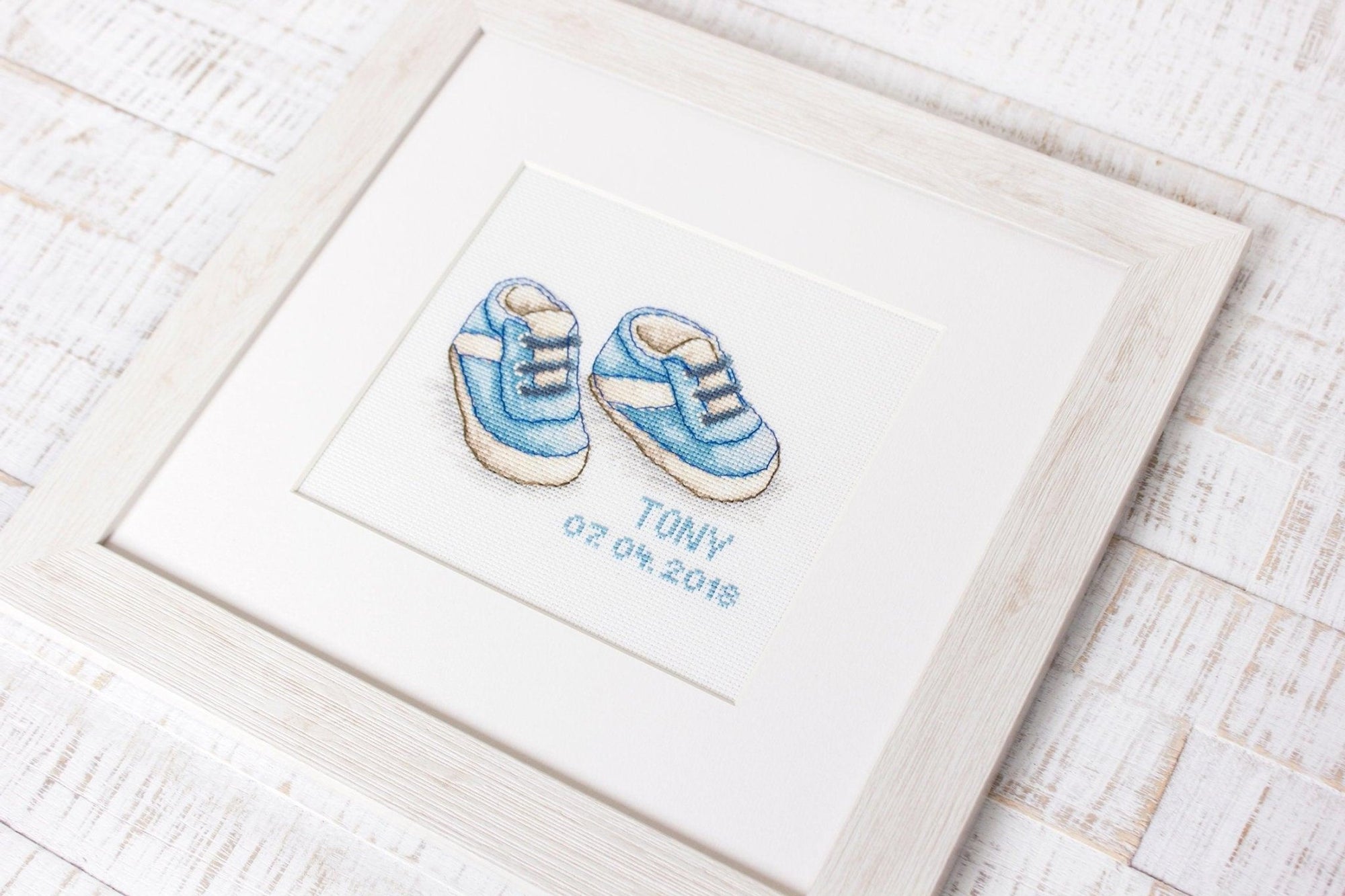 Cross Stitch Kit Luca - S - Baby Shoes B1138 - Luca - S Yarns