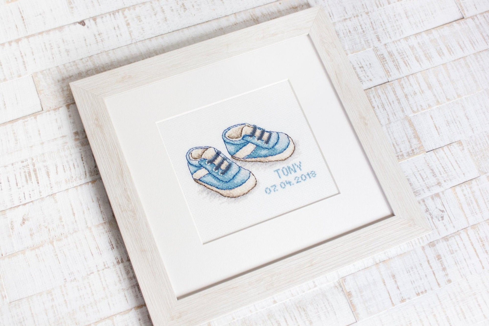 Cross Stitch Kit Luca - S - Baby Shoes B1138 - Luca - S Yarns