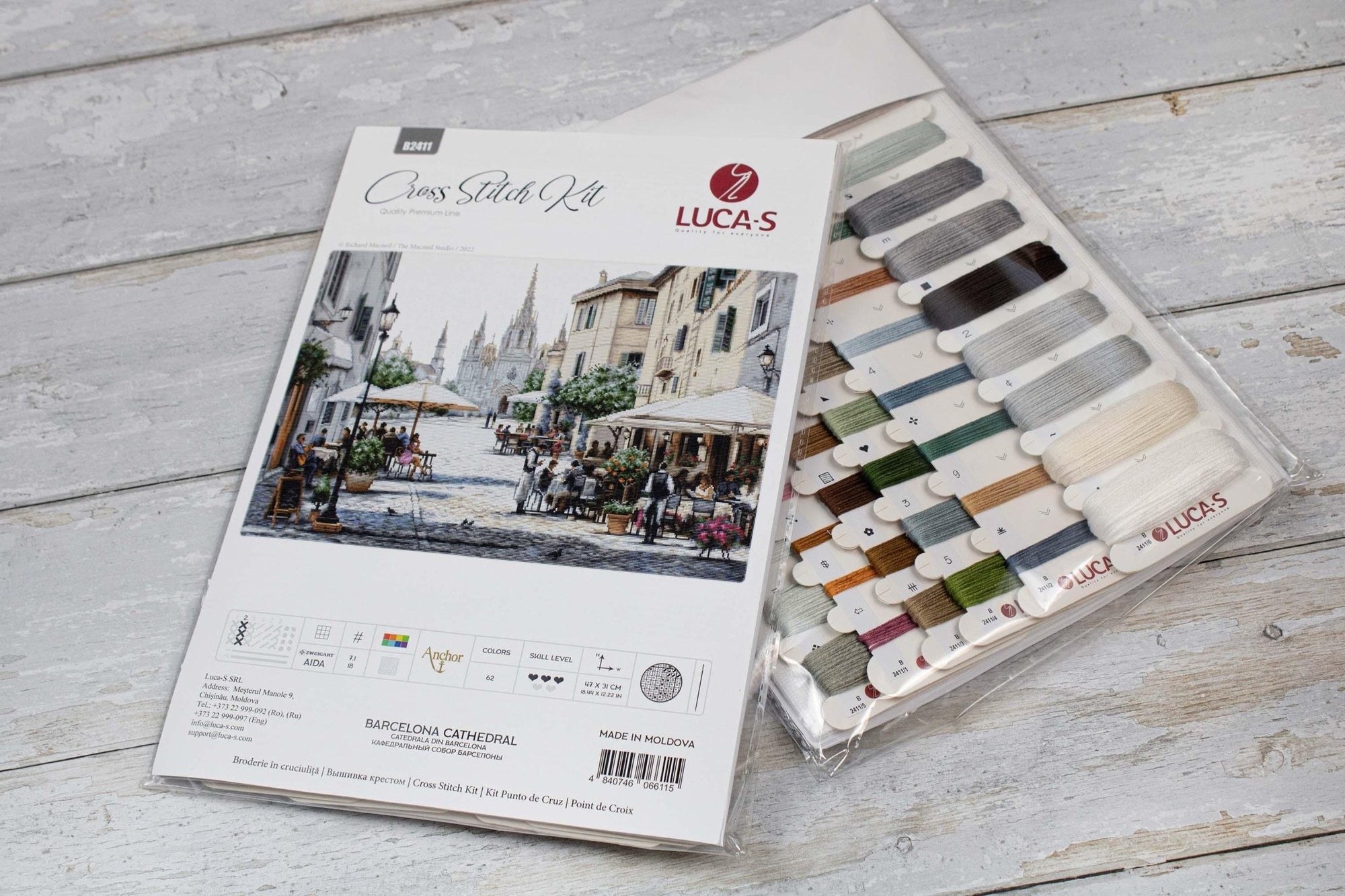 Cross Stitch Kit Luca - S - Barcelona Cathedral, B2411 - Luca - S Yarns