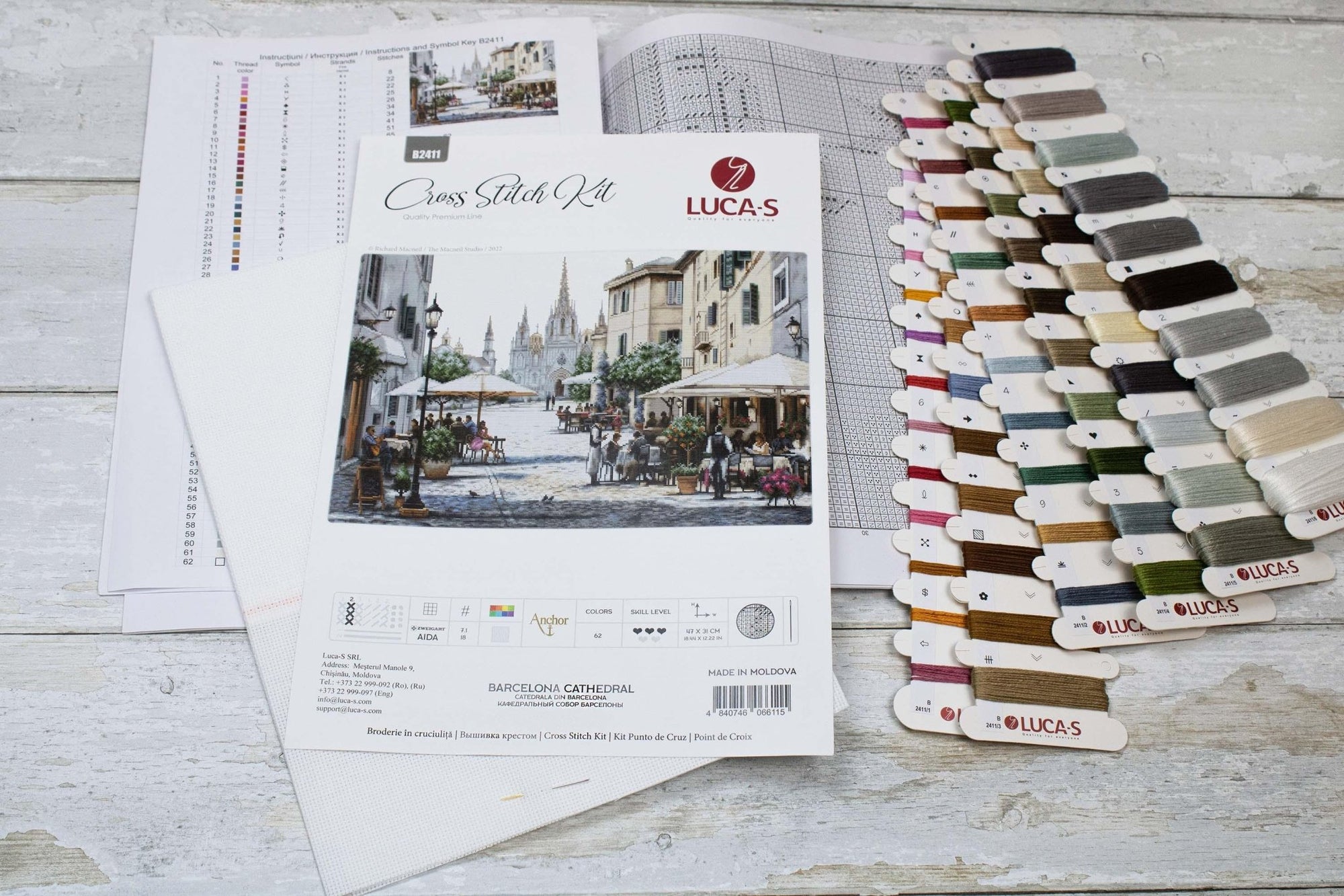 Cross Stitch Kit Luca - S - Barcelona Cathedral, B2411 - Luca - S Yarns