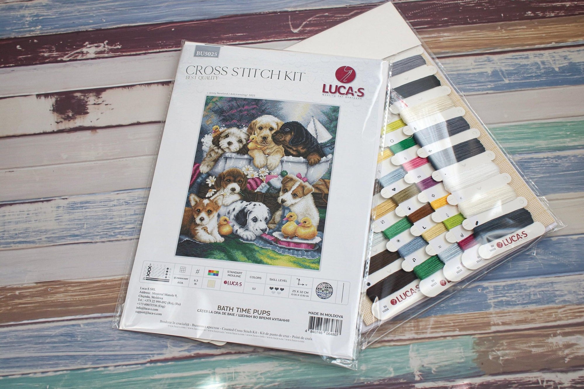Cross Stitch Kit Luca - S - Bath Time Pups, BU5025 - Luca - S Yarns