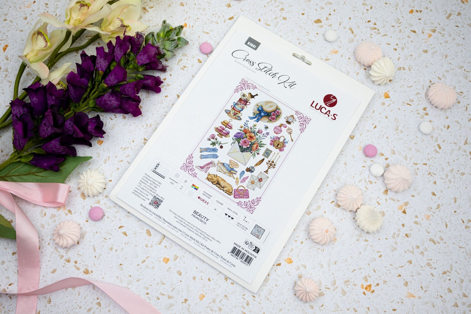 Cross Stitch Kit Luca - S - Beauty, B7041 - Luca - S Yarns