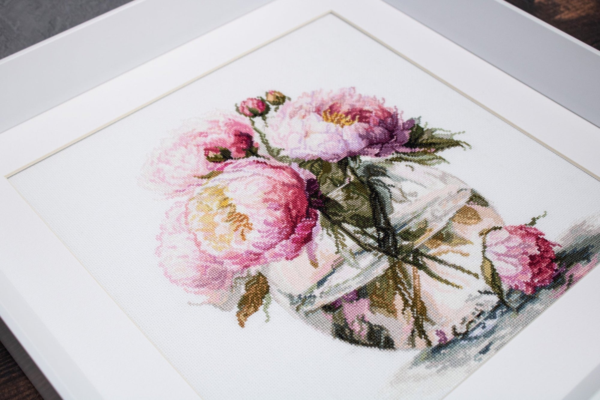 Cross Stitch Kit Luca - S - Bouquet of Peonies, B7028 - Luca - S Yarns