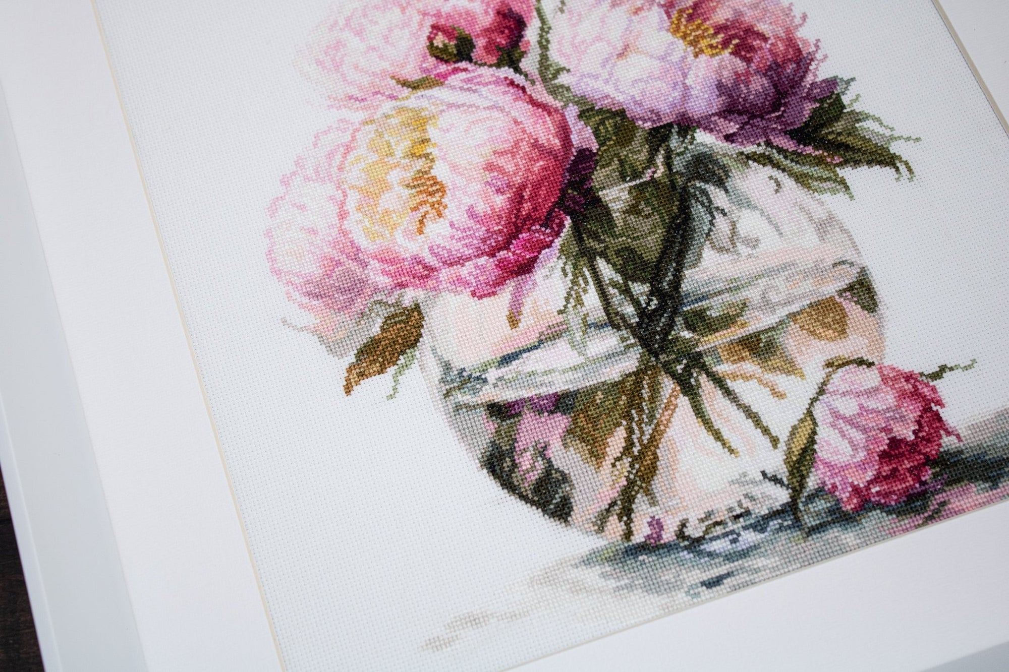 Cross Stitch Kit Luca - S - Bouquet of Peonies, B7028 - Luca - S Yarns