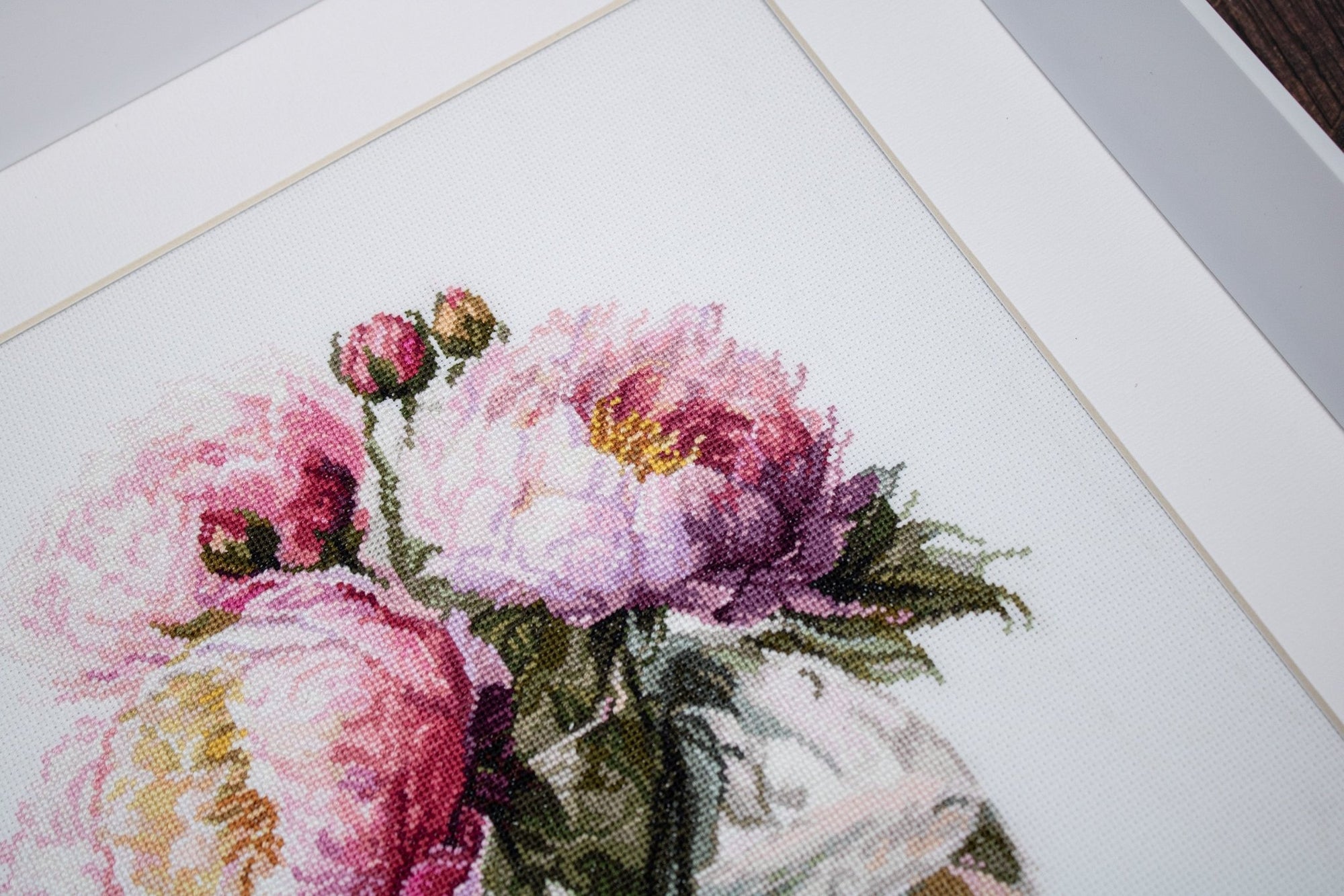 Cross Stitch Kit Luca - S - Bouquet of Peonies, B7028 - Luca - S Yarns
