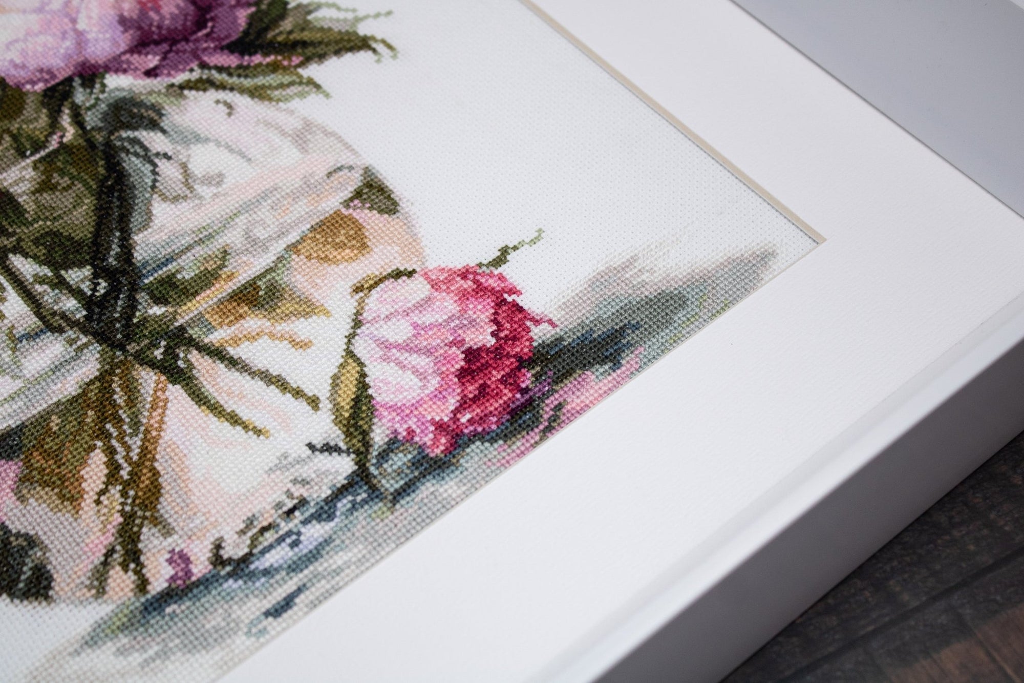 Cross Stitch Kit Luca - S - Bouquet of Peonies, B7028 - Luca - S Yarns