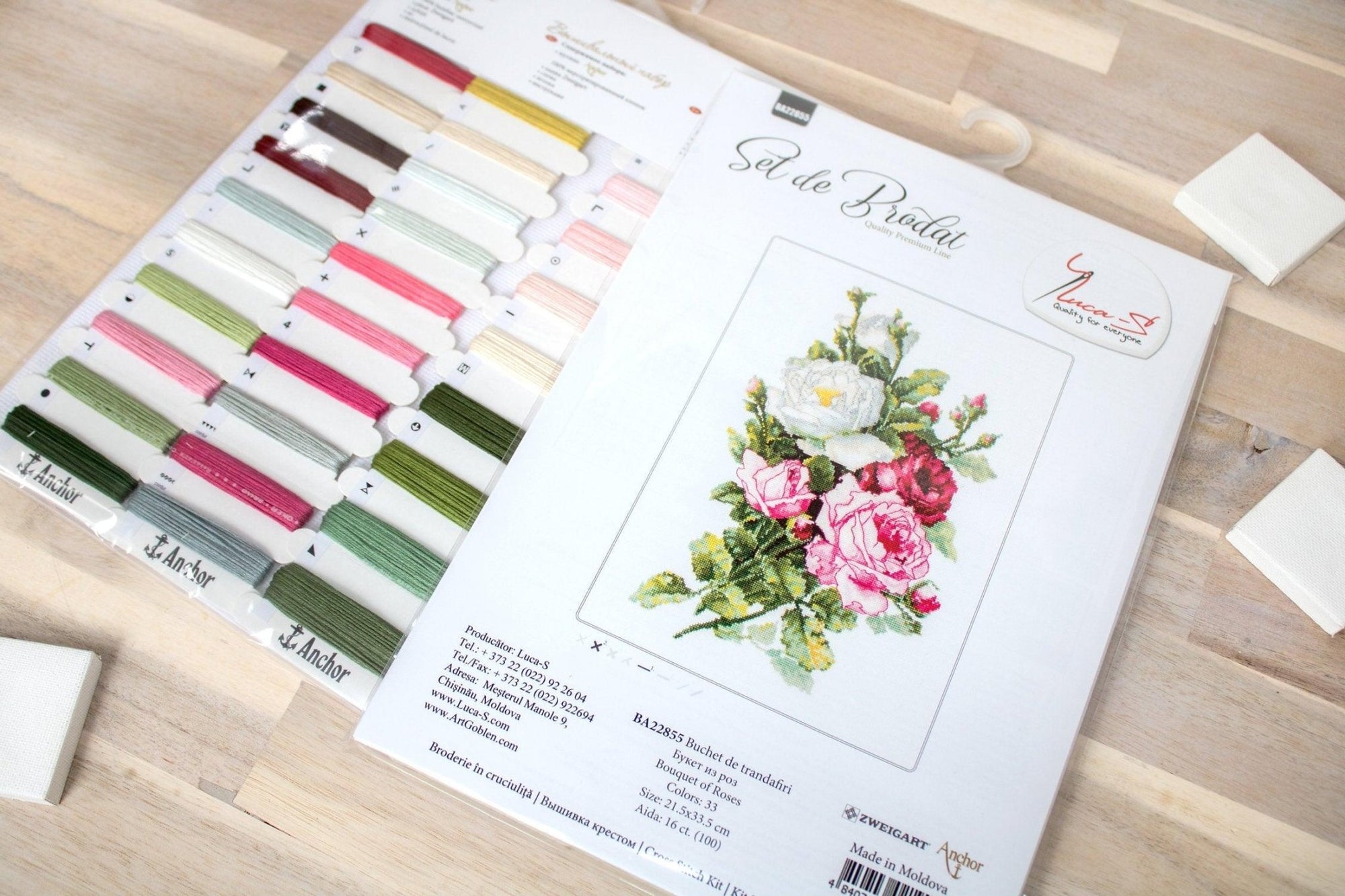 Cross Stitch Kit Luca - S - Bouquet of Roses, B2285 - Luca - S Yarns