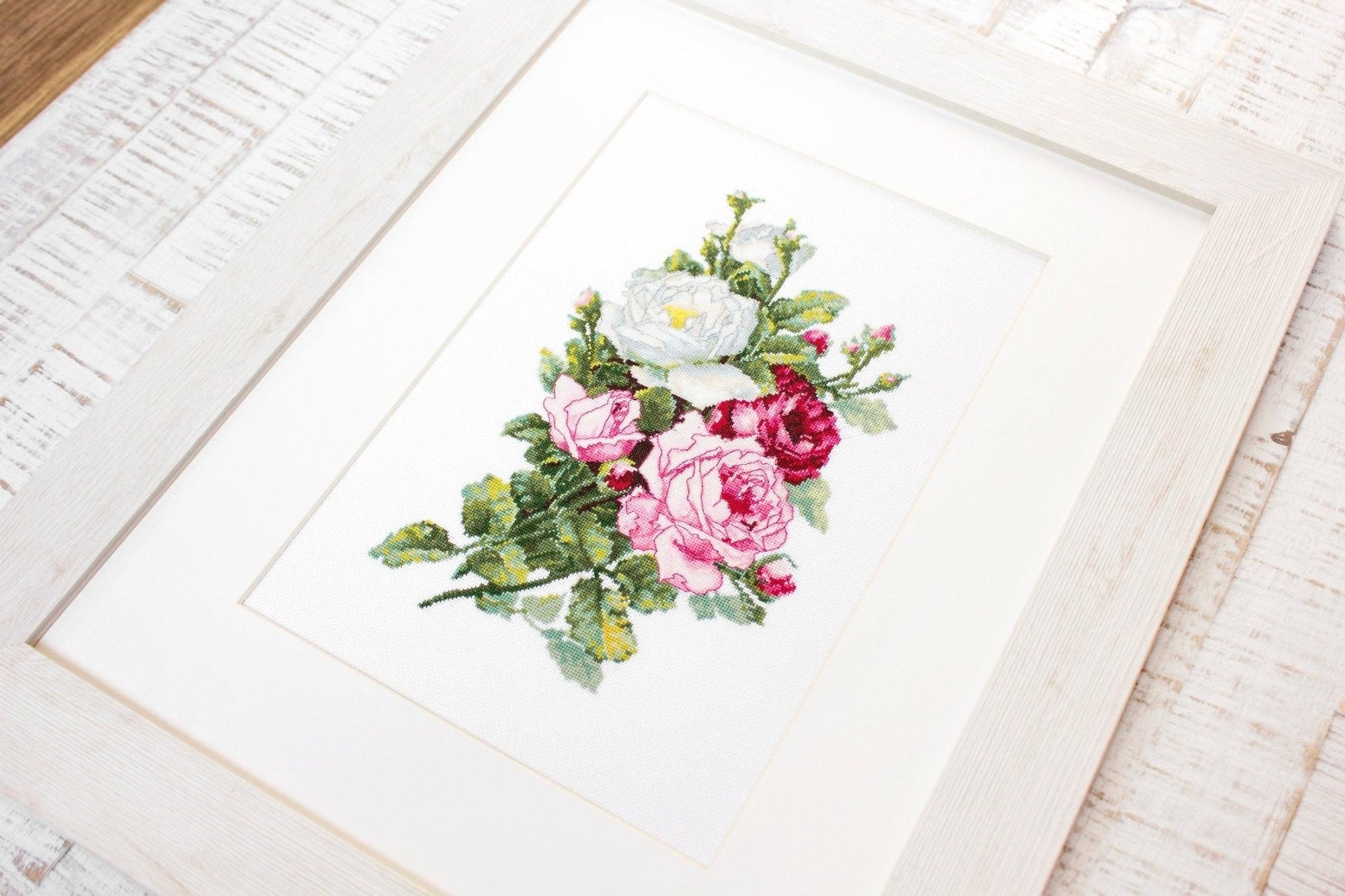 Cross Stitch Kit Luca - S - Bouquet of Roses, B2285 - Luca - S Yarns