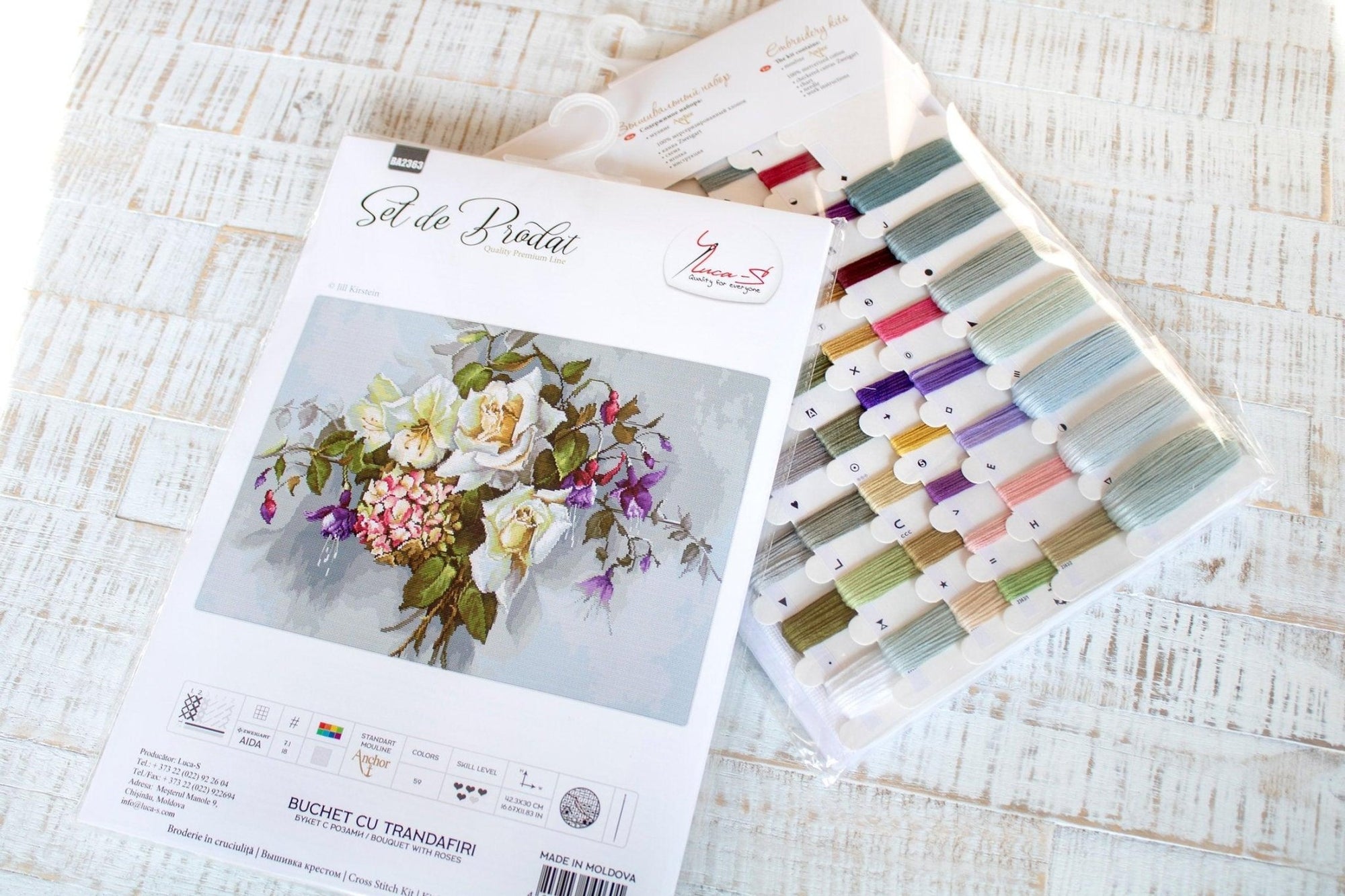 Cross Stitch Kit Luca - S - Bouquet of roses BA2363 - Luca - S Yarns