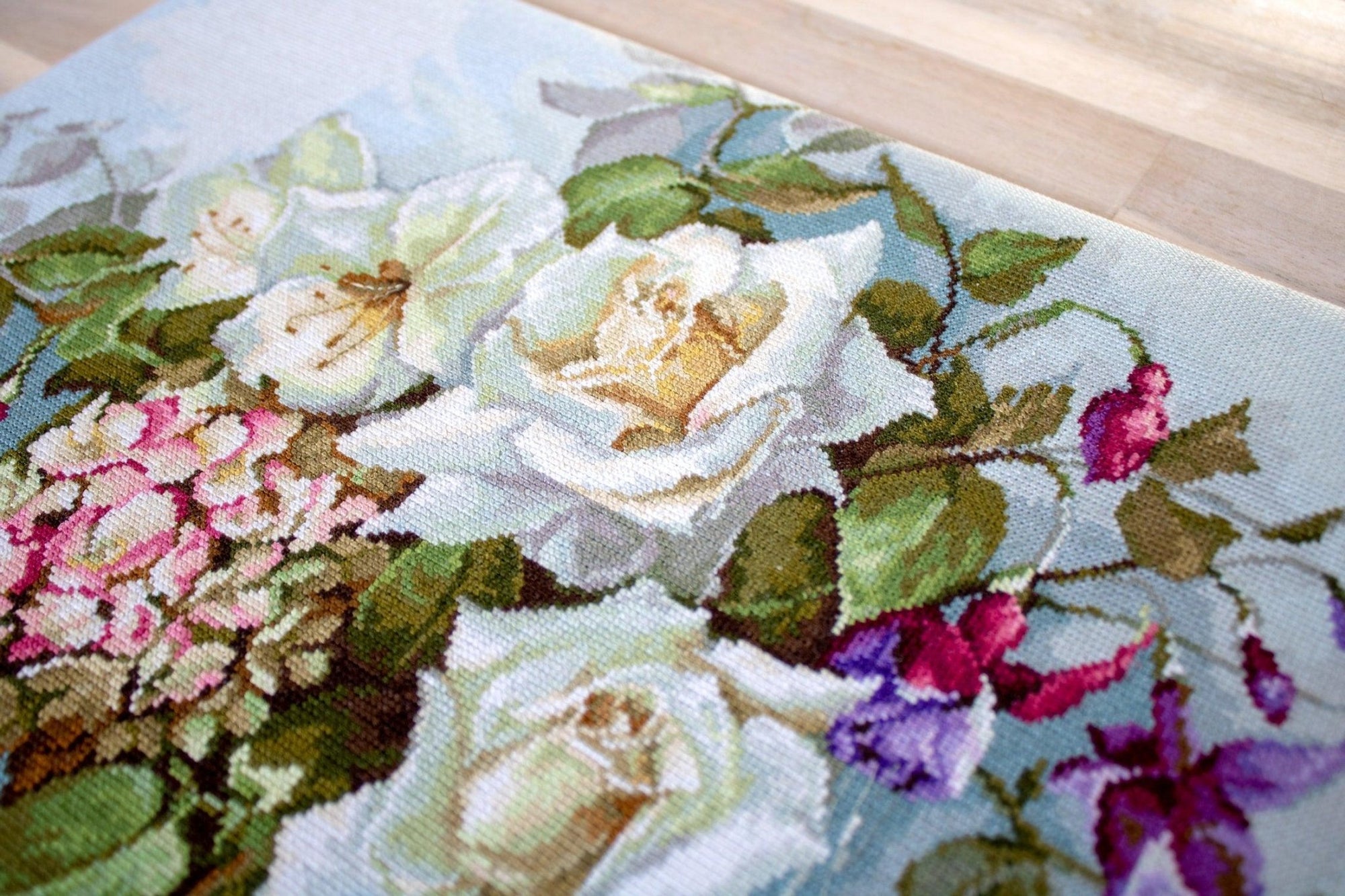 Cross Stitch Kit Luca - S - Bouquet of roses BA2363 - Luca - S Yarns