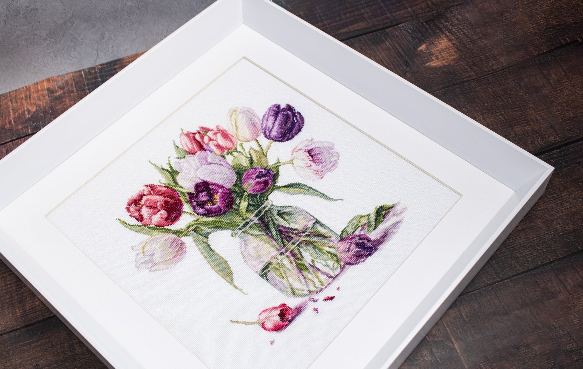 Cross Stitch Kit Luca - S - Bouquet of Tulips, B7029 - Luca - S Yarns