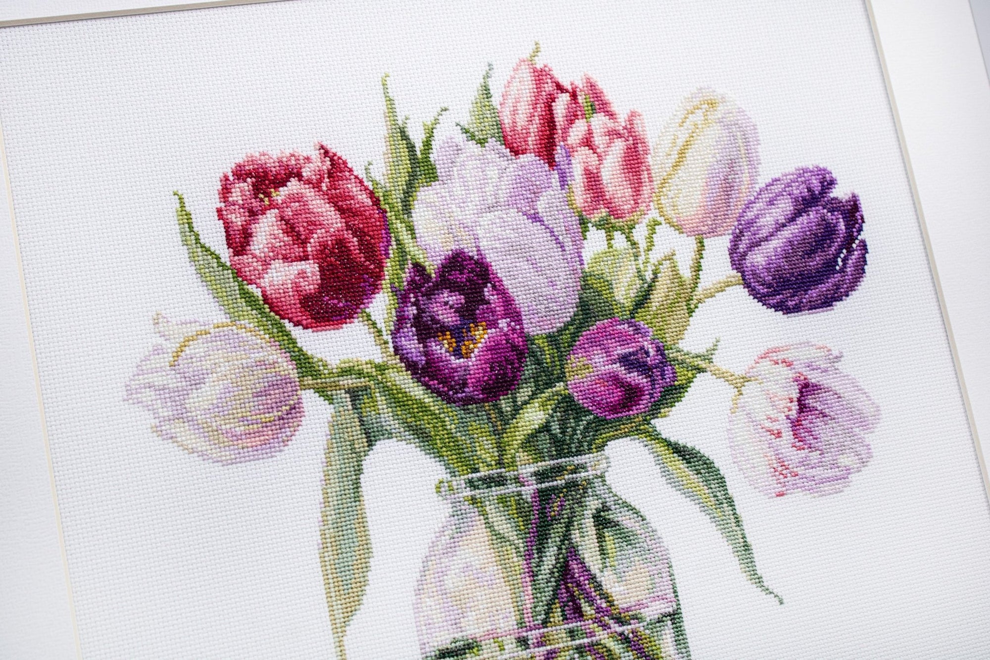 Cross Stitch Kit Luca - S - Bouquet of Tulips, B7029 - Luca - S Yarns