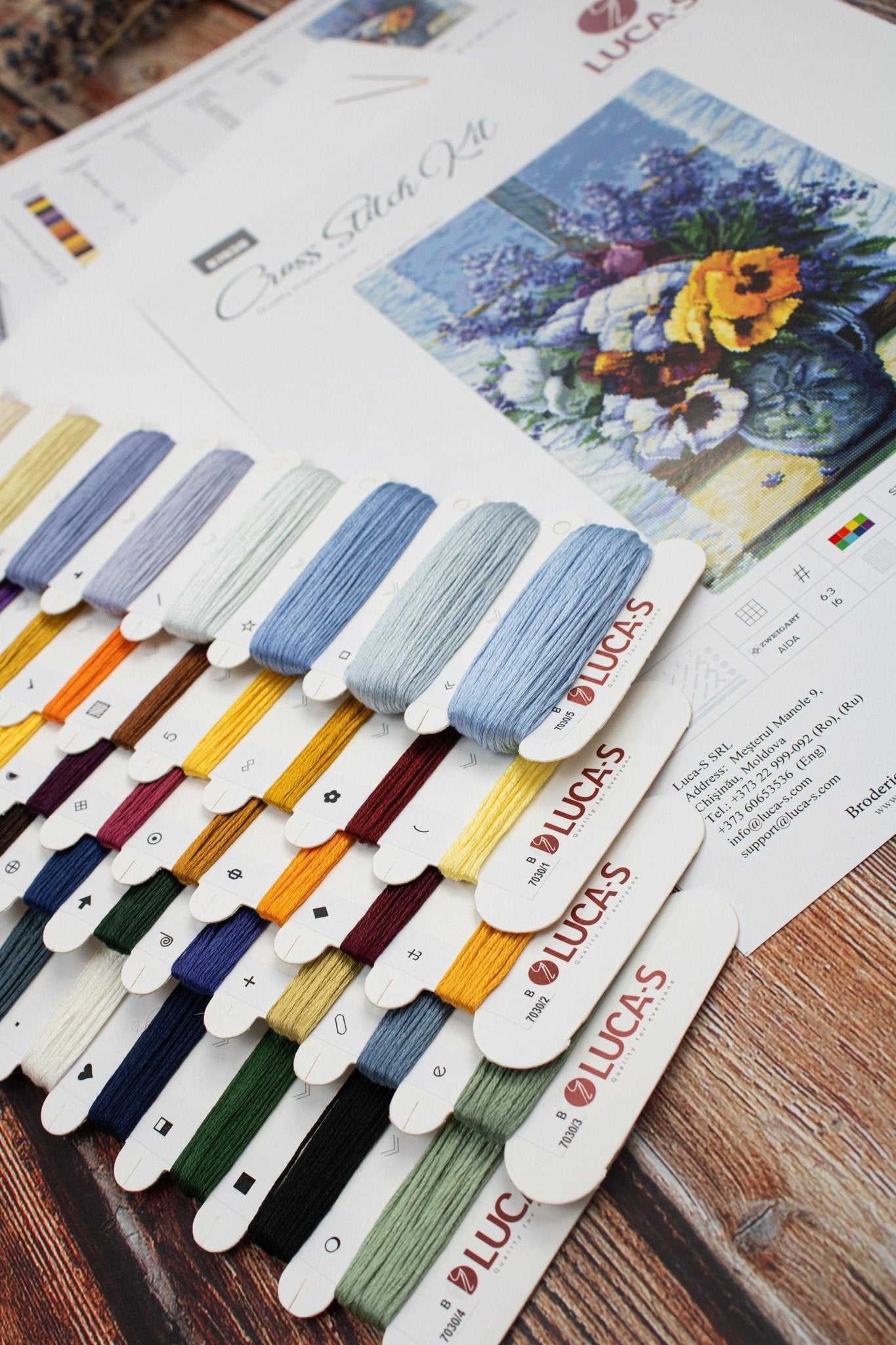 Cross Stitch Kit Luca - S - Bouquet with Pansies, B7030 - Luca - S Yarns