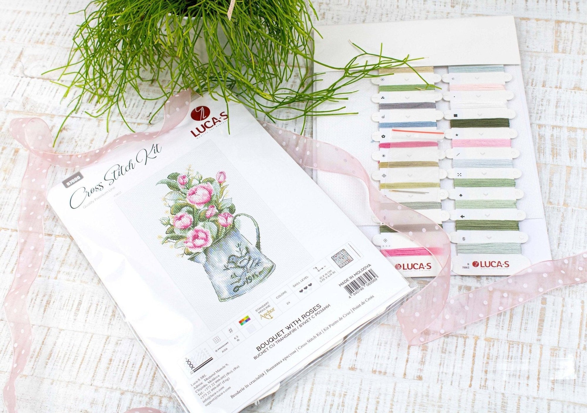 Cross Stitch Kit Luca - S - Bouquet with Roses, B7006 - Luca - S Yarns