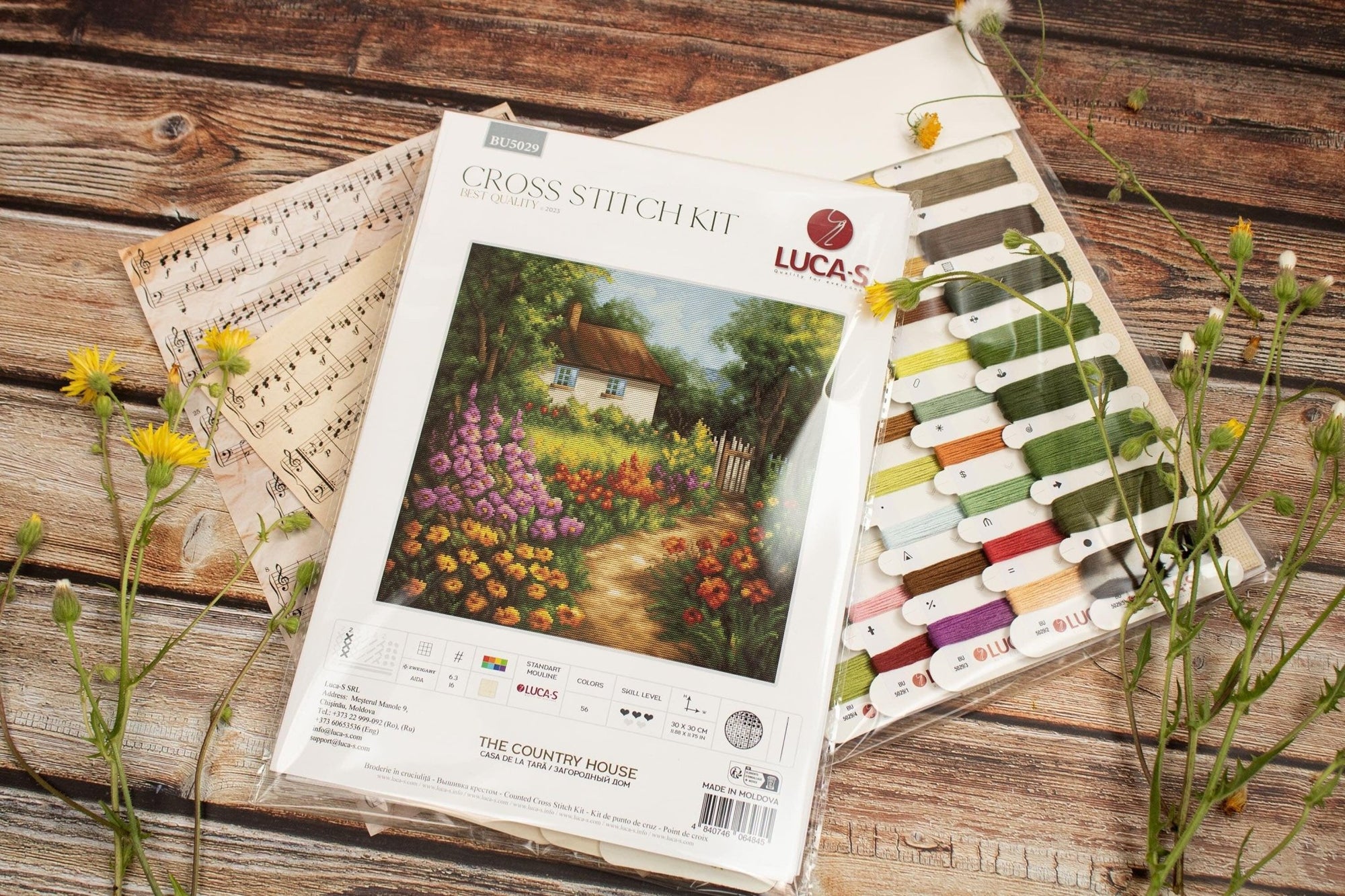 Cross Stitch Kit Luca - S - BU5029, The Country House - Luca - S Yarns