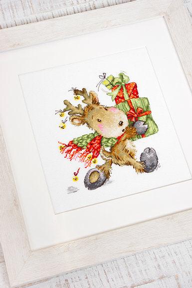Cross Stitch Kit Luca - S - Deer carrying gifts, B1120 - Luca - S Yarns
