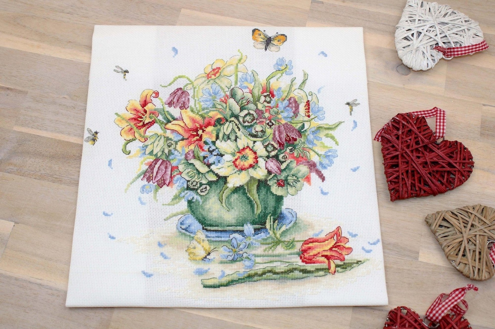 Cross Stitch Kit Luca - S Gold - April Bouquet, B7000 - Luca - S Yarns