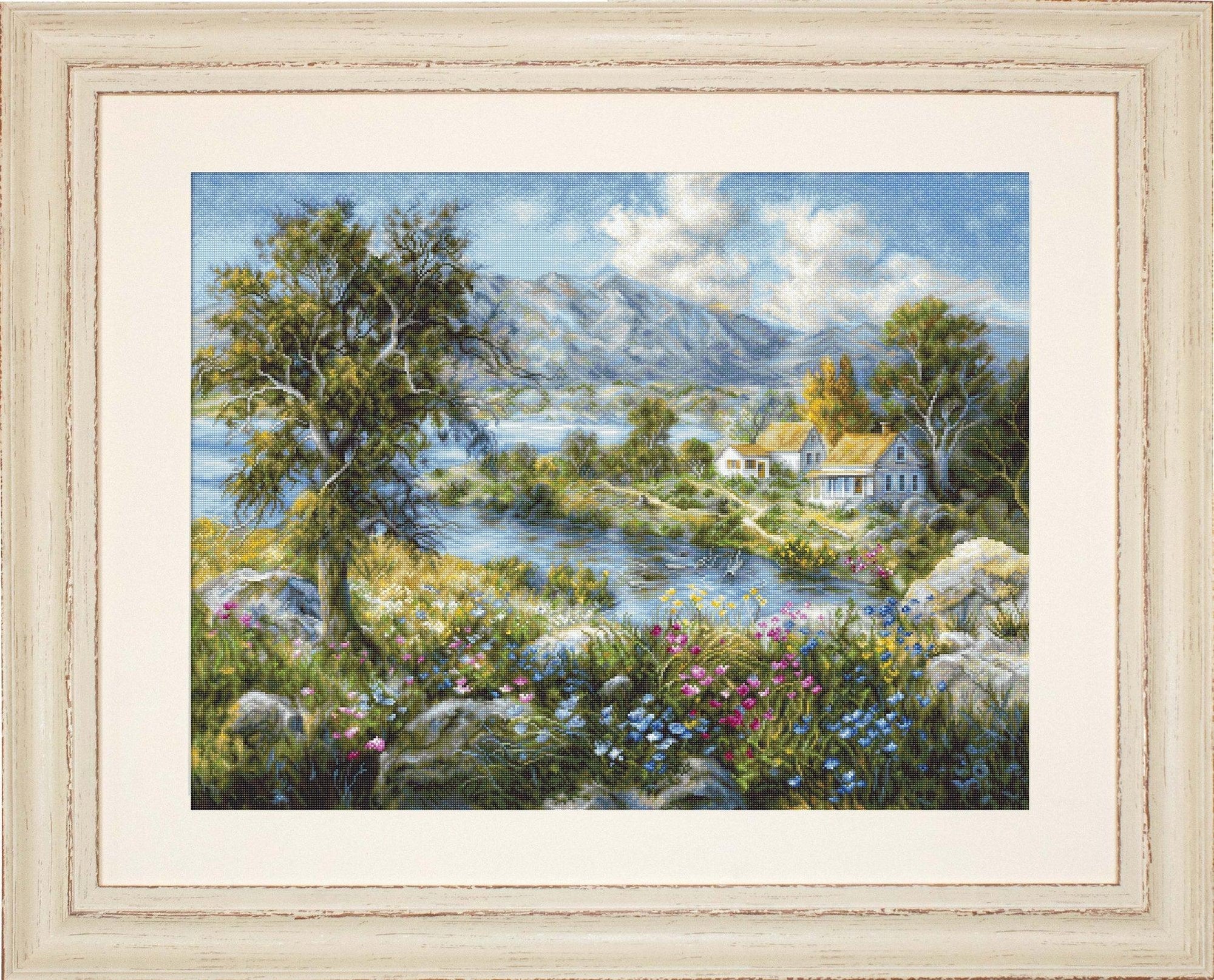 Cross Stitch Kit Luca - S Gold Collection - Enchanted Cottage, B615 - Luca - S Yarns