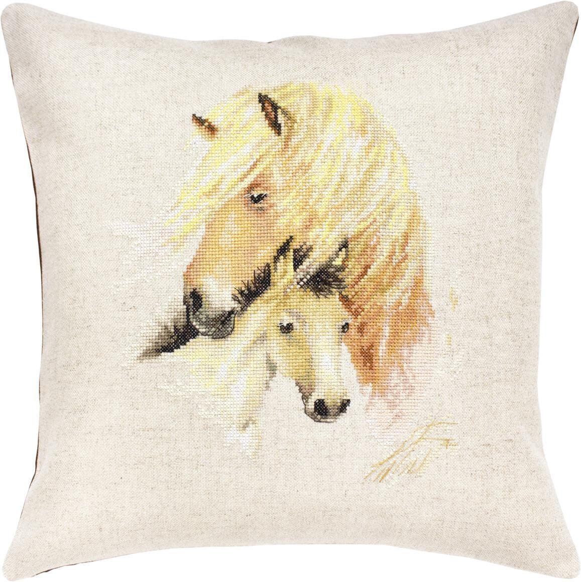 Cross Stitch Kit Luca - S | Pillowcase, PB179 - Luca - S Yarns