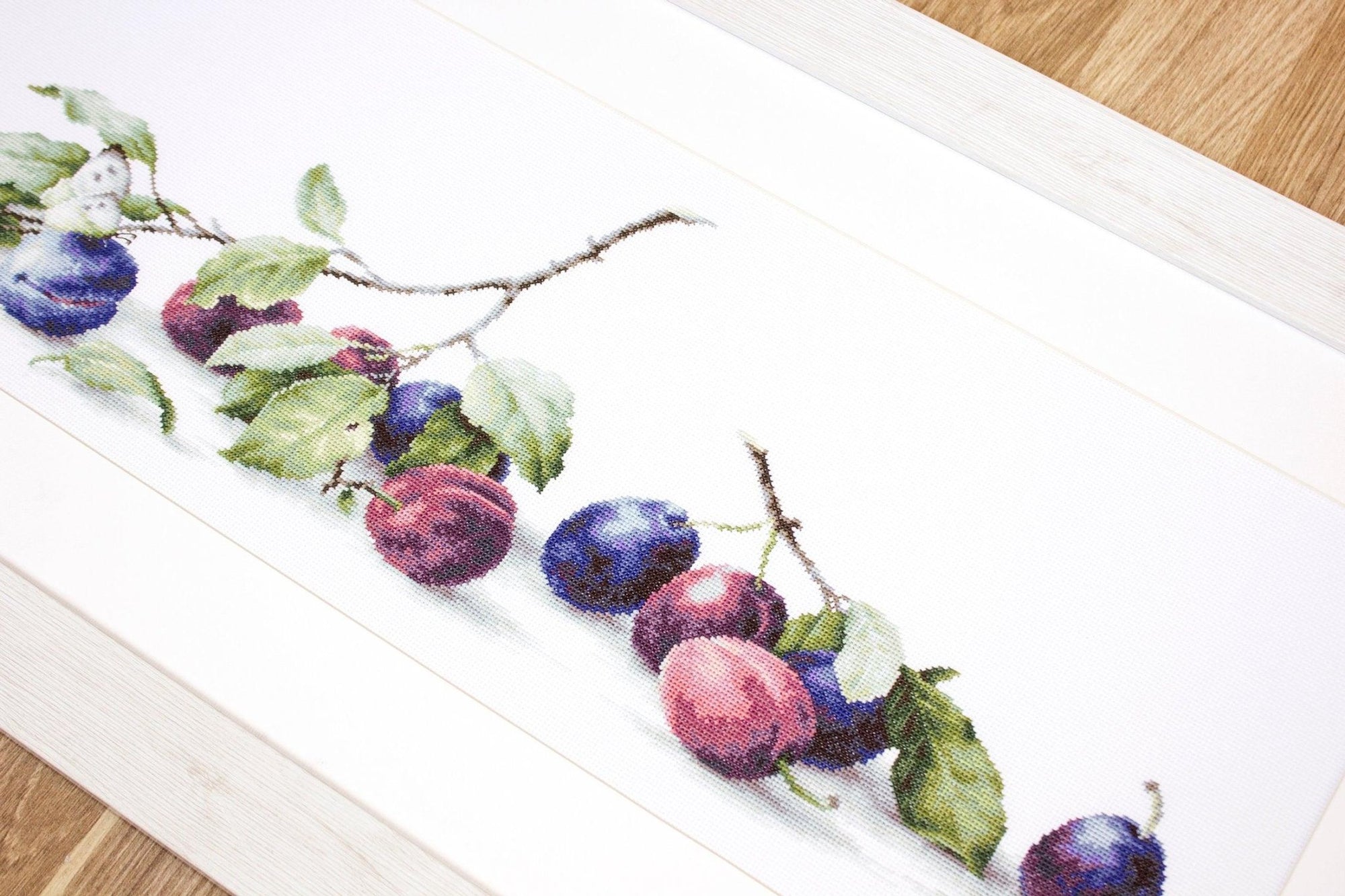 Cross Stitch Kit Luca - S - Plums, B2257 - Luca - S Yarns
