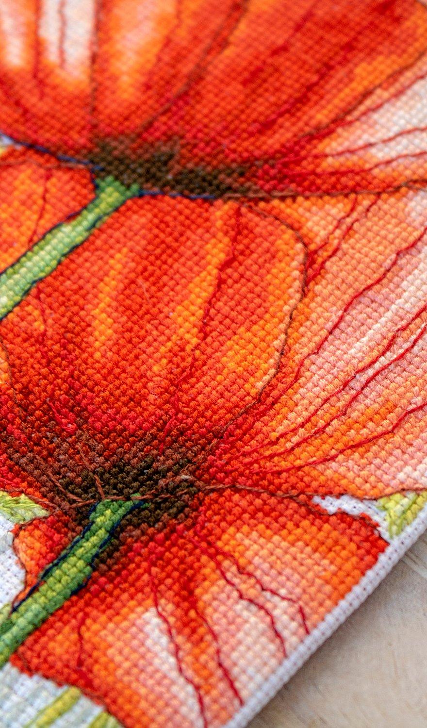 Cross Stitch Kit Luca - S - Poppies and Butterflies, BU4018 - Luca - S Yarns