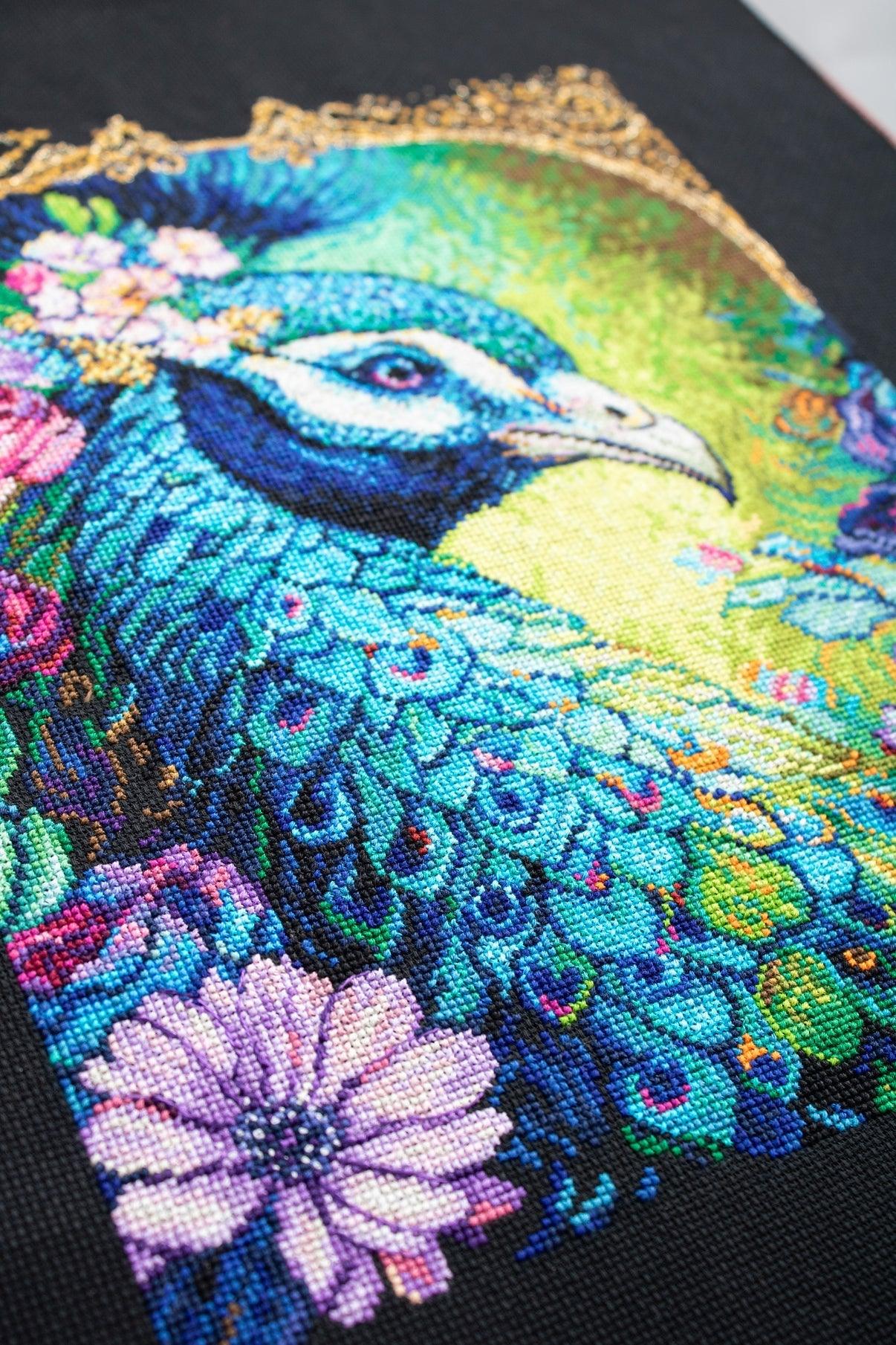 Cross Stitch Kit Luca - S - Proud Cerulean, BU5035 - Luca - S Yarns