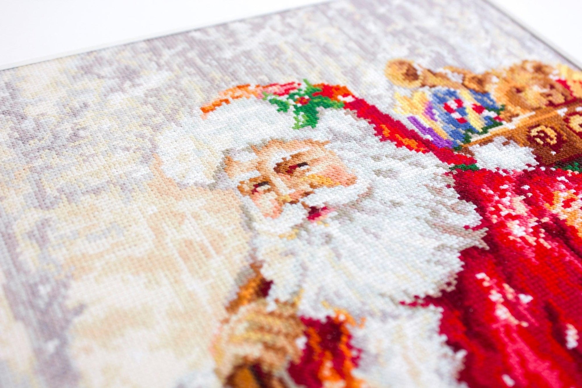 Cross Stitch Kit Luca - S - Santa Claus, B575 - Luca - S Yarns