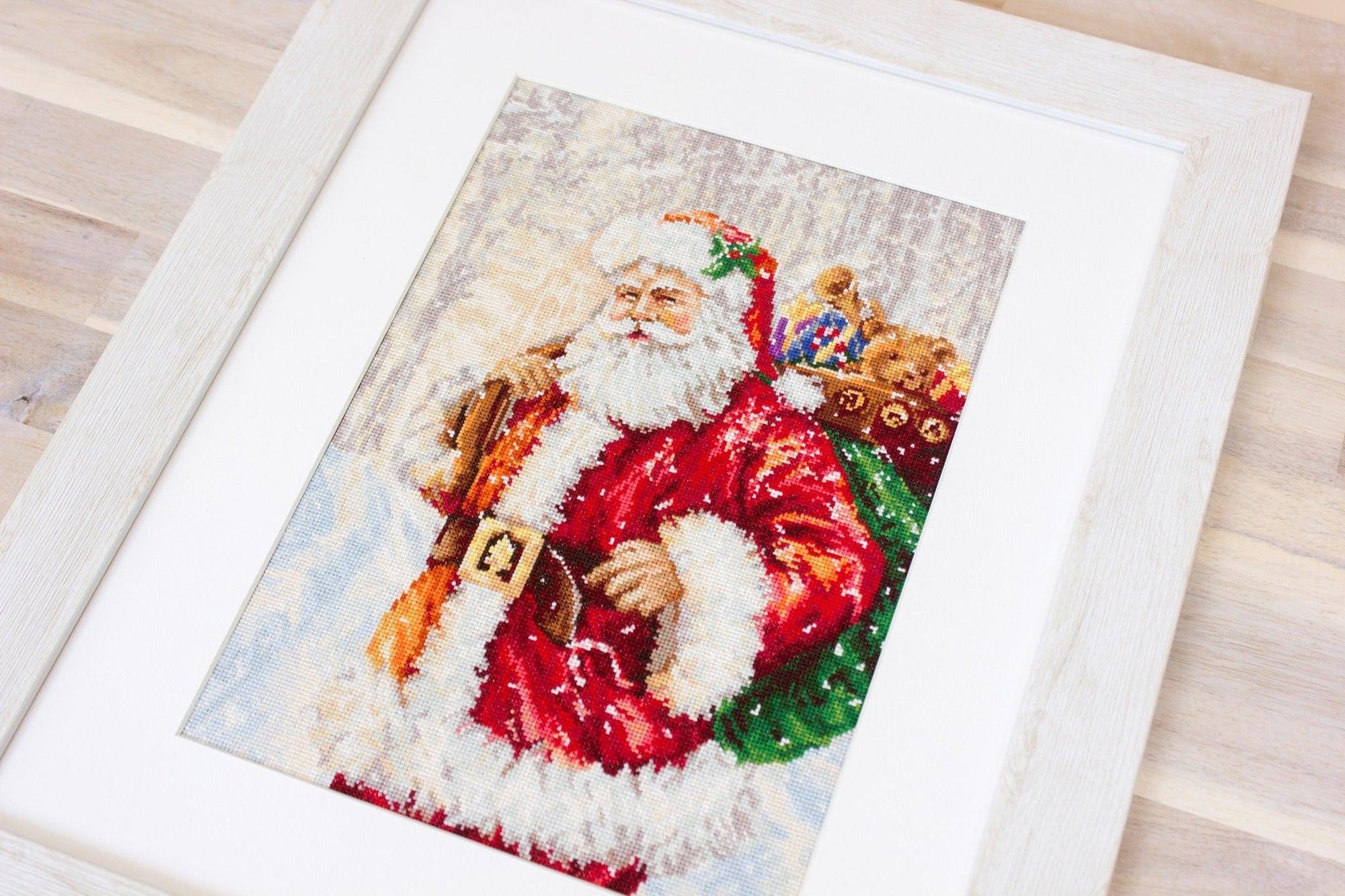 Cross Stitch Kit Luca - S - Santa Claus, B575 - Luca - S Yarns