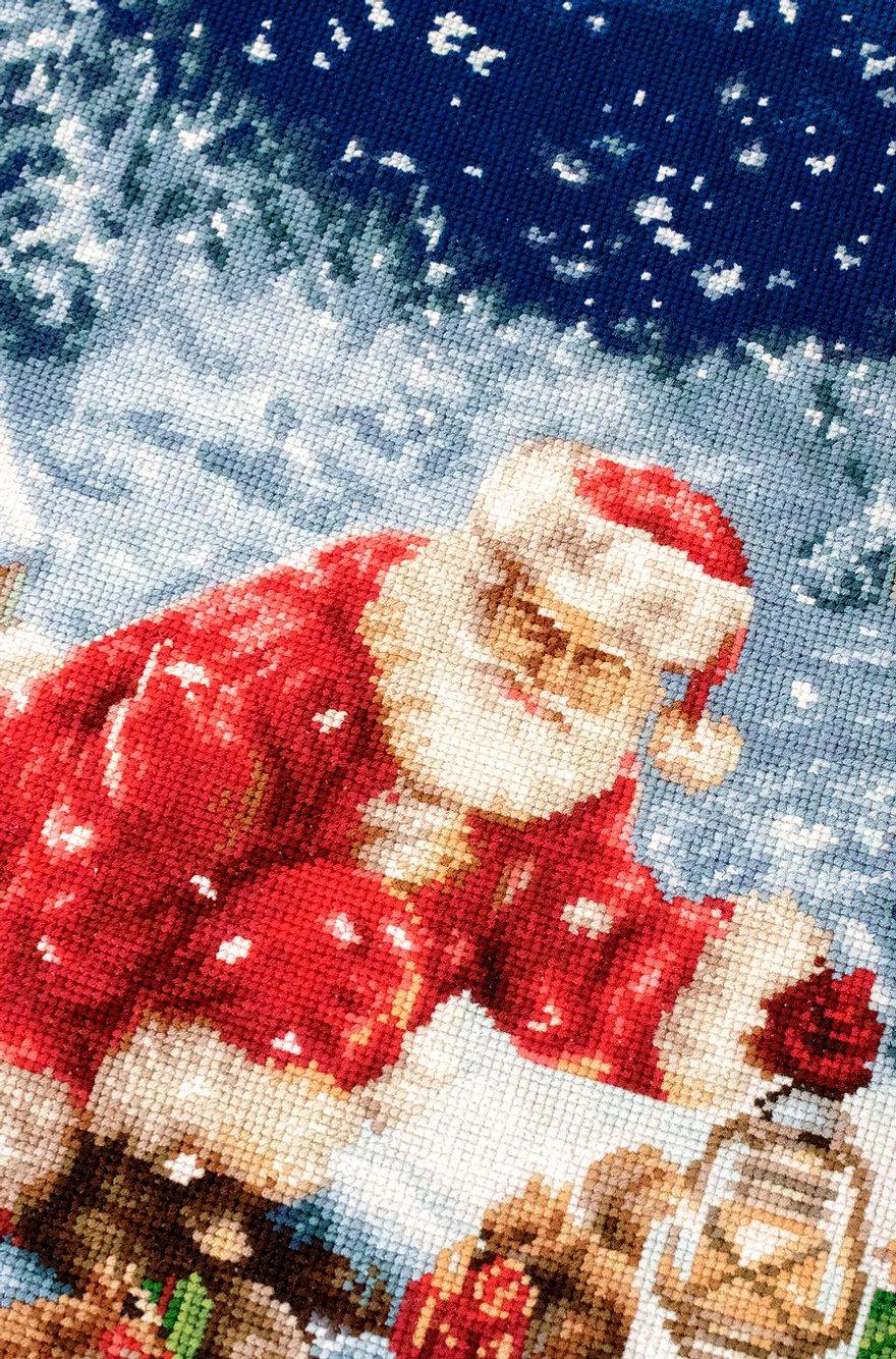 Cross Stitch Kit Luca - S - Santa Claus - Christmas Gifts, B577 - Luca - S Yarns