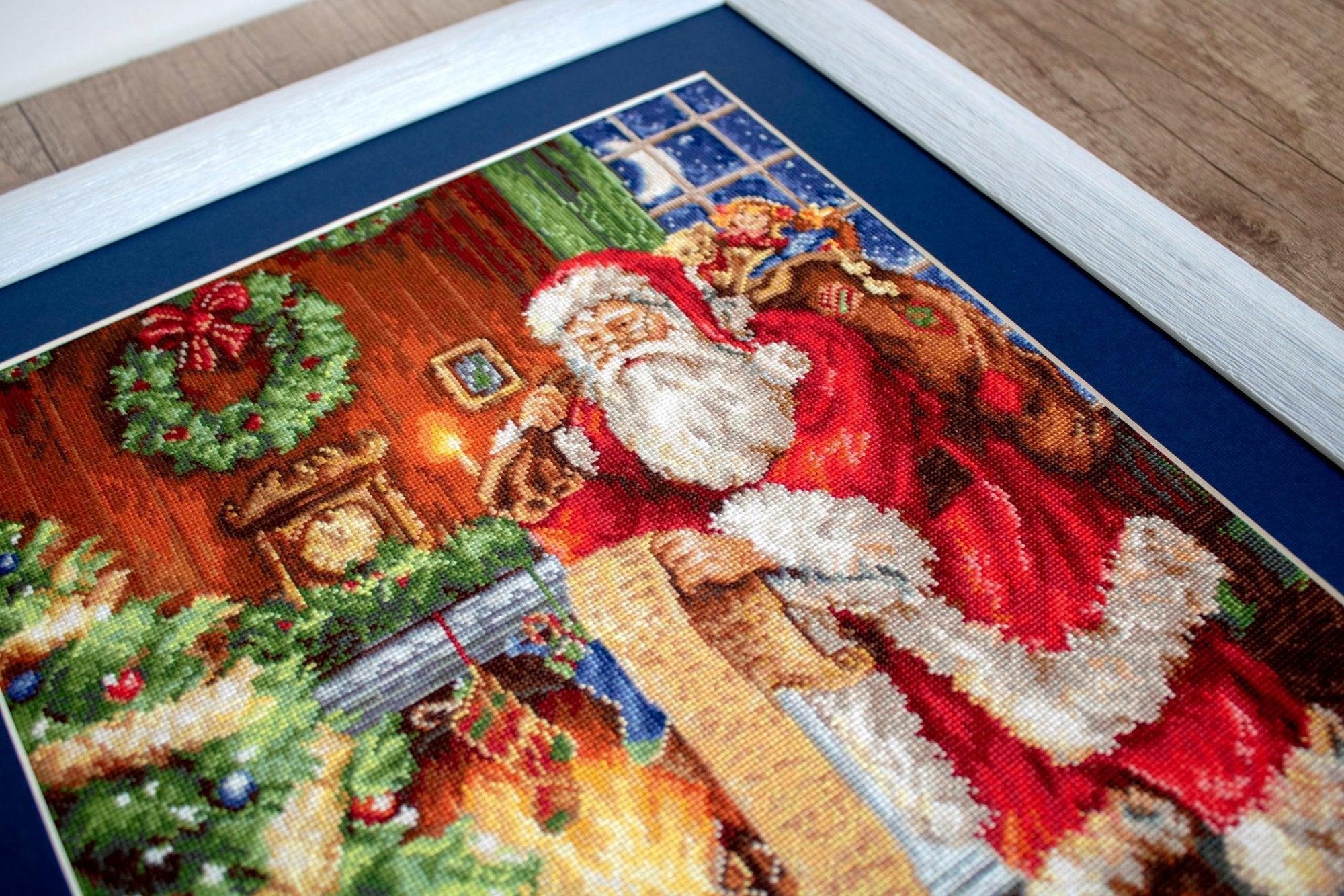 Cross Stitch Kit Luca - S - Santa's List, B578 - Luca - S Yarns