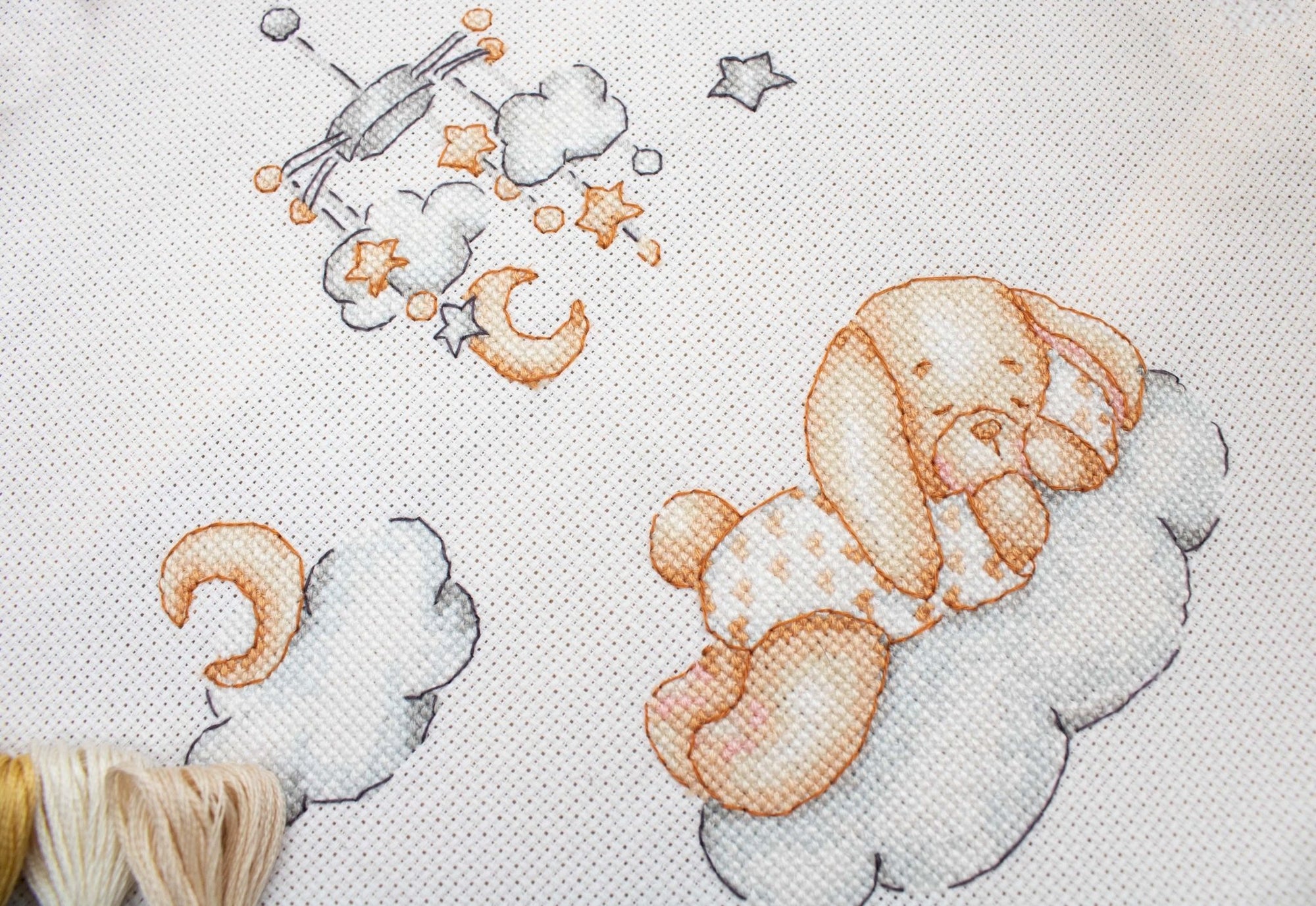 Cross Stitch Kit Luca - S - Sleepy, B1193 - Luca - S Yarns