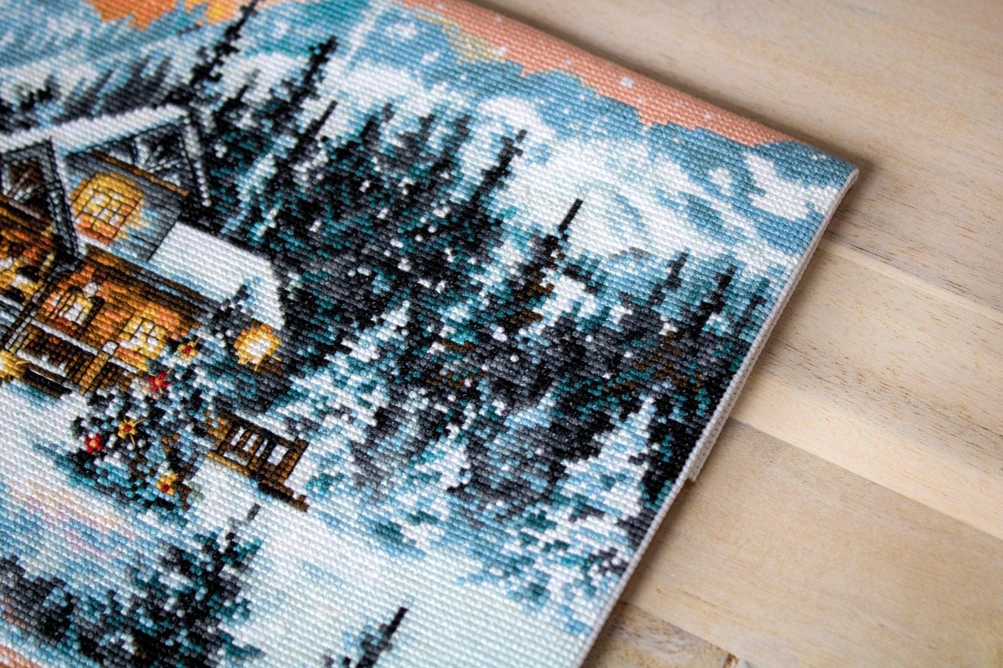 Cross Stitch Kit Luca - S - Snowy Cabin, BU4022 - Luca - S Yarns