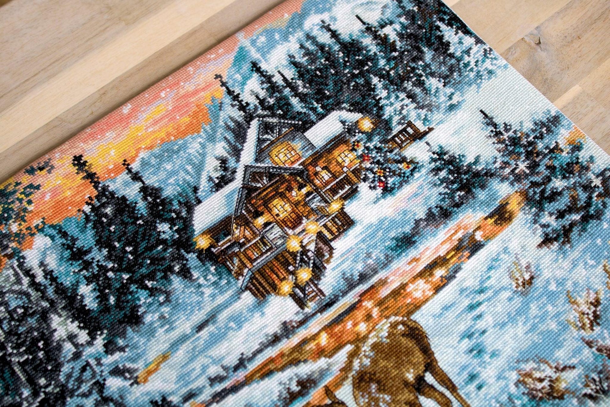 Cross Stitch Kit Luca - S - Snowy Cabin, BU4022 - Luca - S Yarns