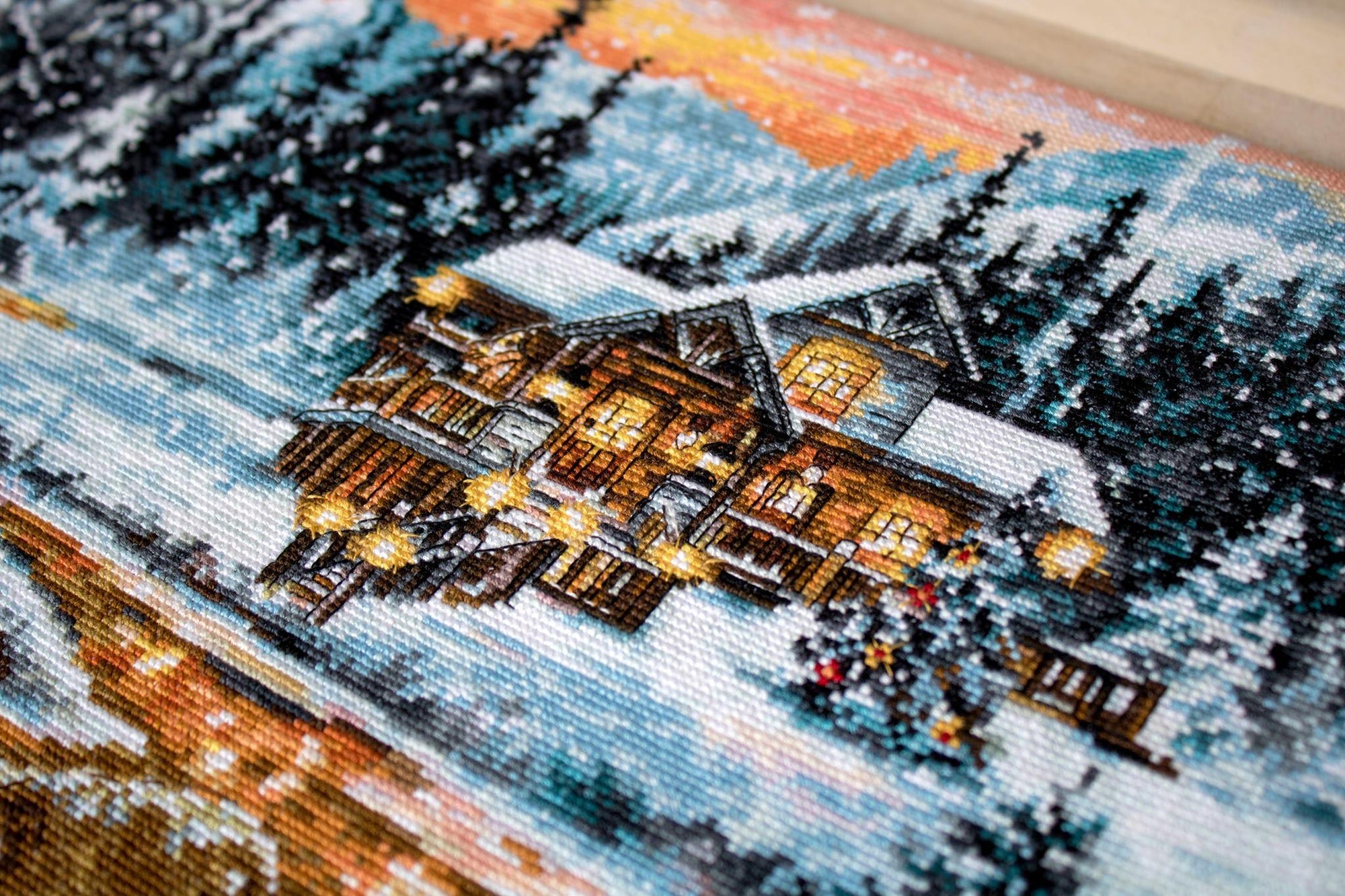 Cross Stitch Kit Luca - S - Snowy Cabin, BU4022 - Luca - S Yarns