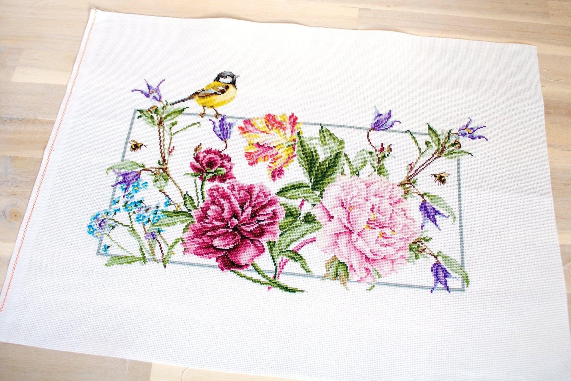 Cross Stitch Kit Luca - S - Spring flowers BA2359 - Luca - S Yarns