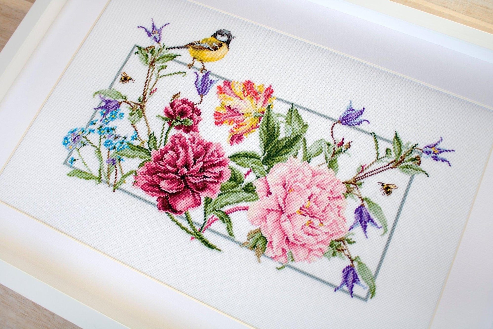 Cross Stitch Kit Luca - S - Spring flowers BA2359 - Luca - S Yarns