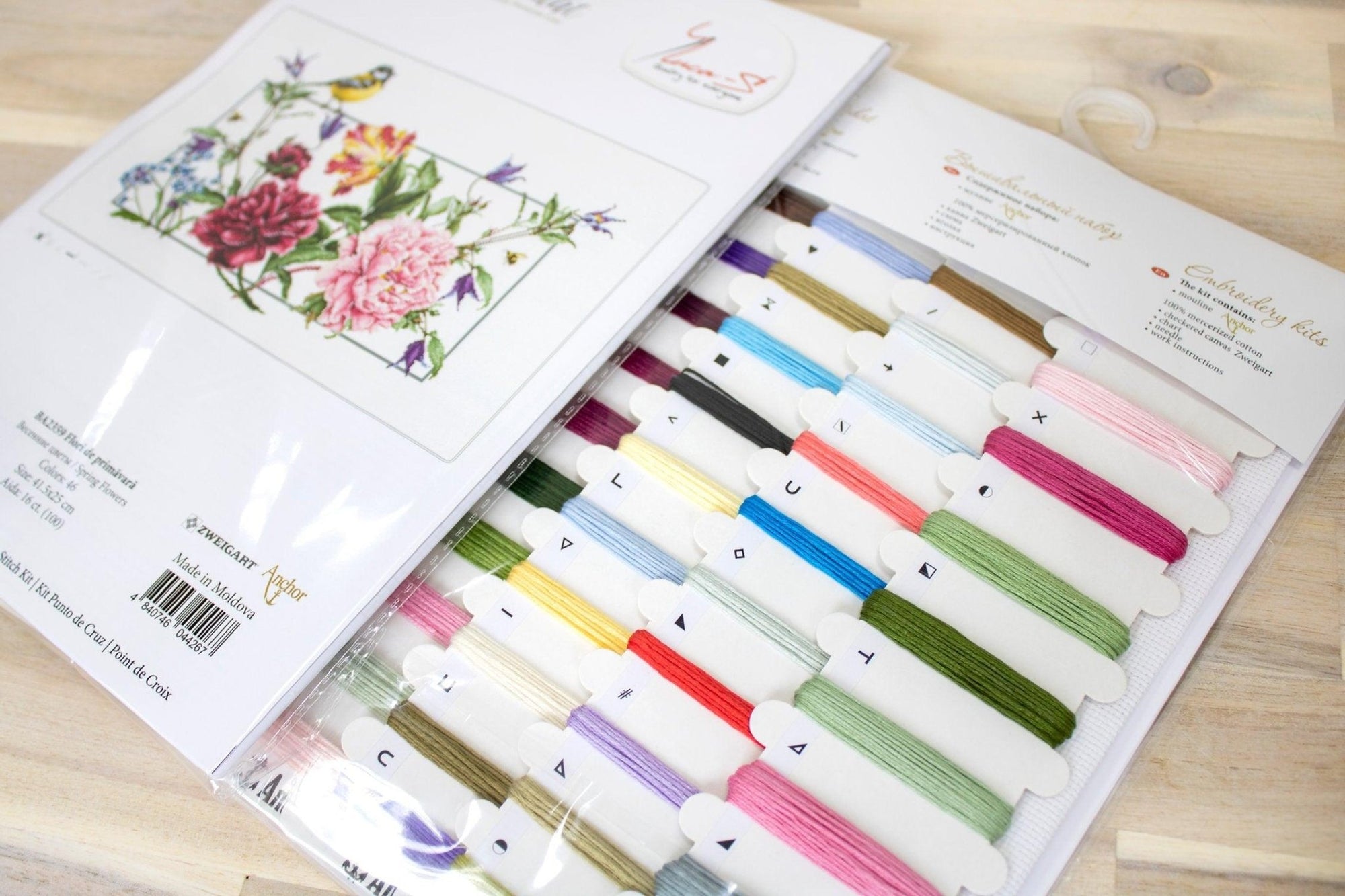 Cross Stitch Kit Luca - S - Spring flowers BA2359 - Luca - S Yarns