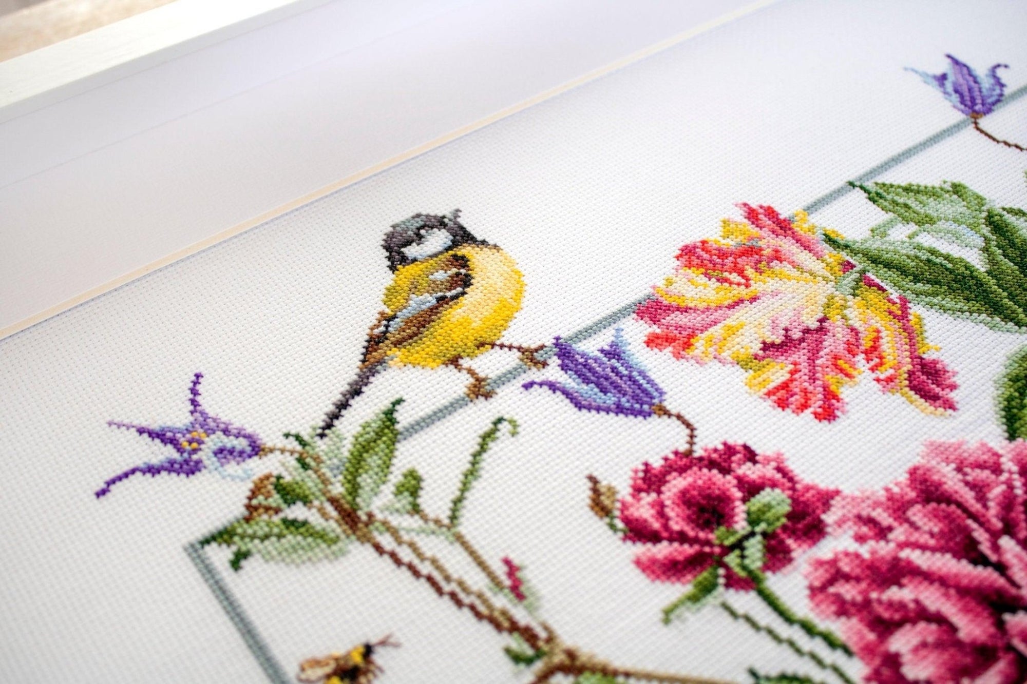 Cross Stitch Kit Luca - S - Spring flowers BA2359 - Luca - S Yarns