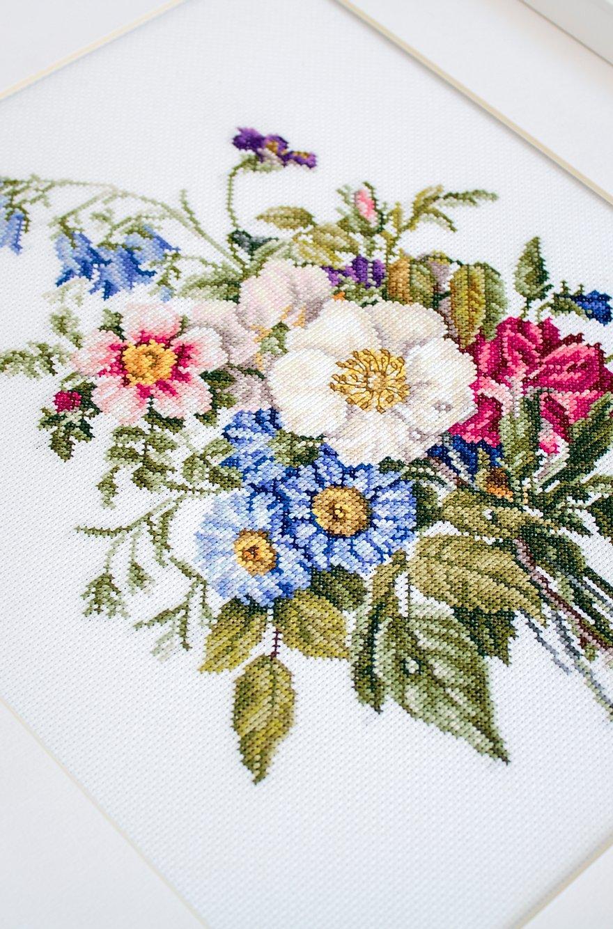 Cross Stitch Kit Luca - S - Summer flower bouquet, BU4004 - Luca - S Yarns