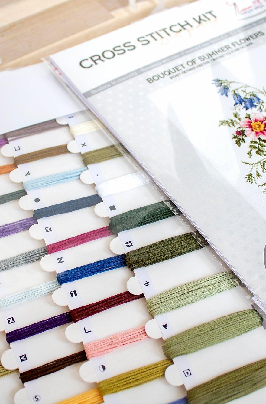 Cross Stitch Kit Luca - S - Summer flower bouquet, BU4004 - Luca - S Yarns