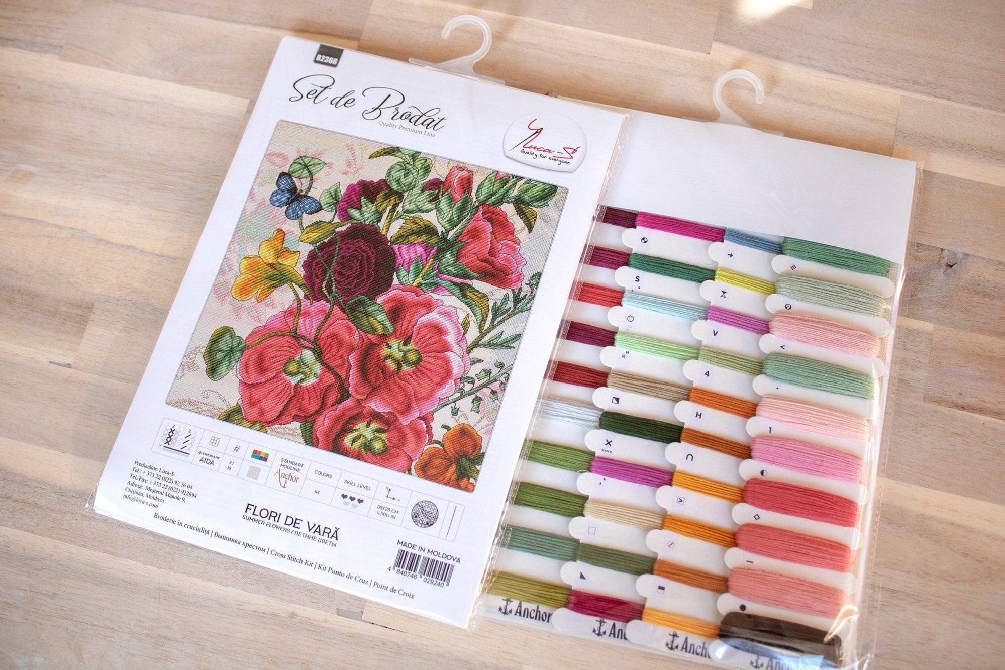 Cross Stitch Kit Luca - S - Summer Flowers, B2366 - Luca - S Yarns